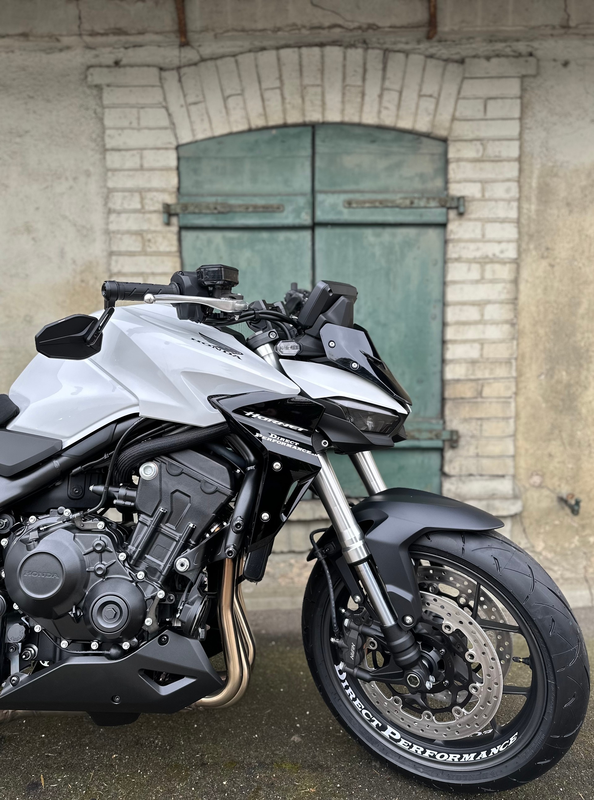 HONDA CB 1000 Hornet-showroom-element-3