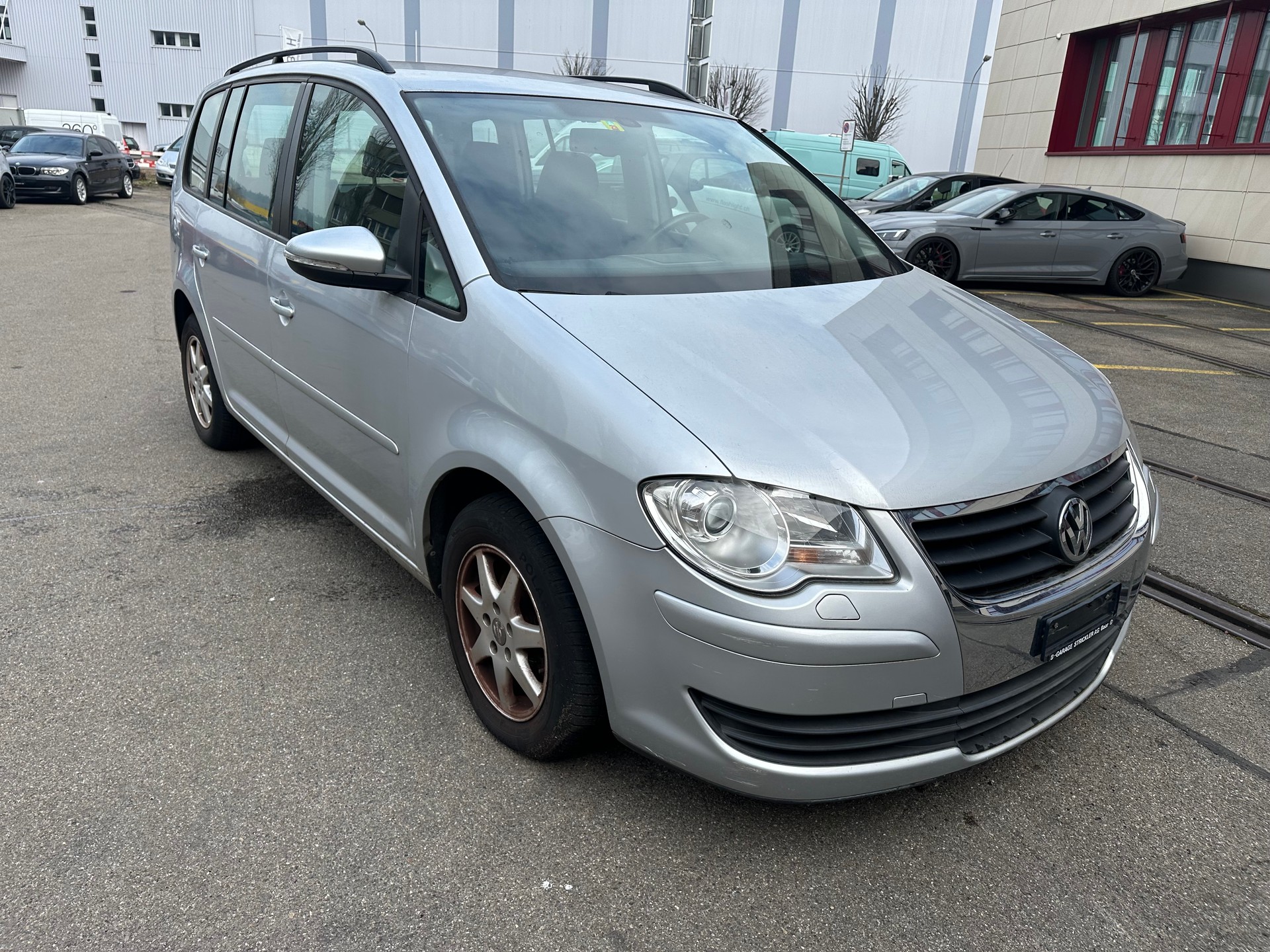 VW Touran 1.4 TSI Highline DSG-image-2
