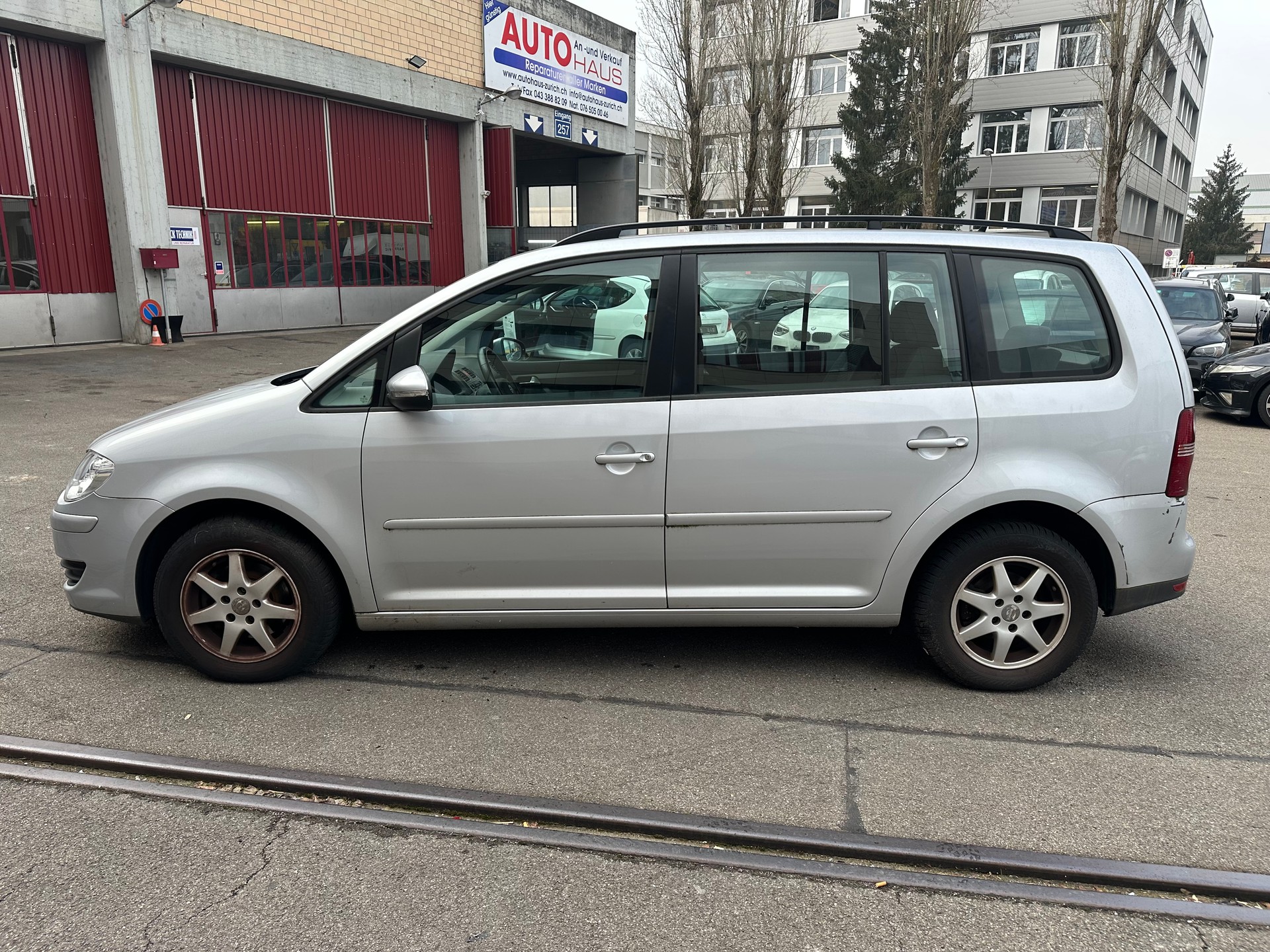 VW Touran 1.4 TSI Highline DSG-image-3