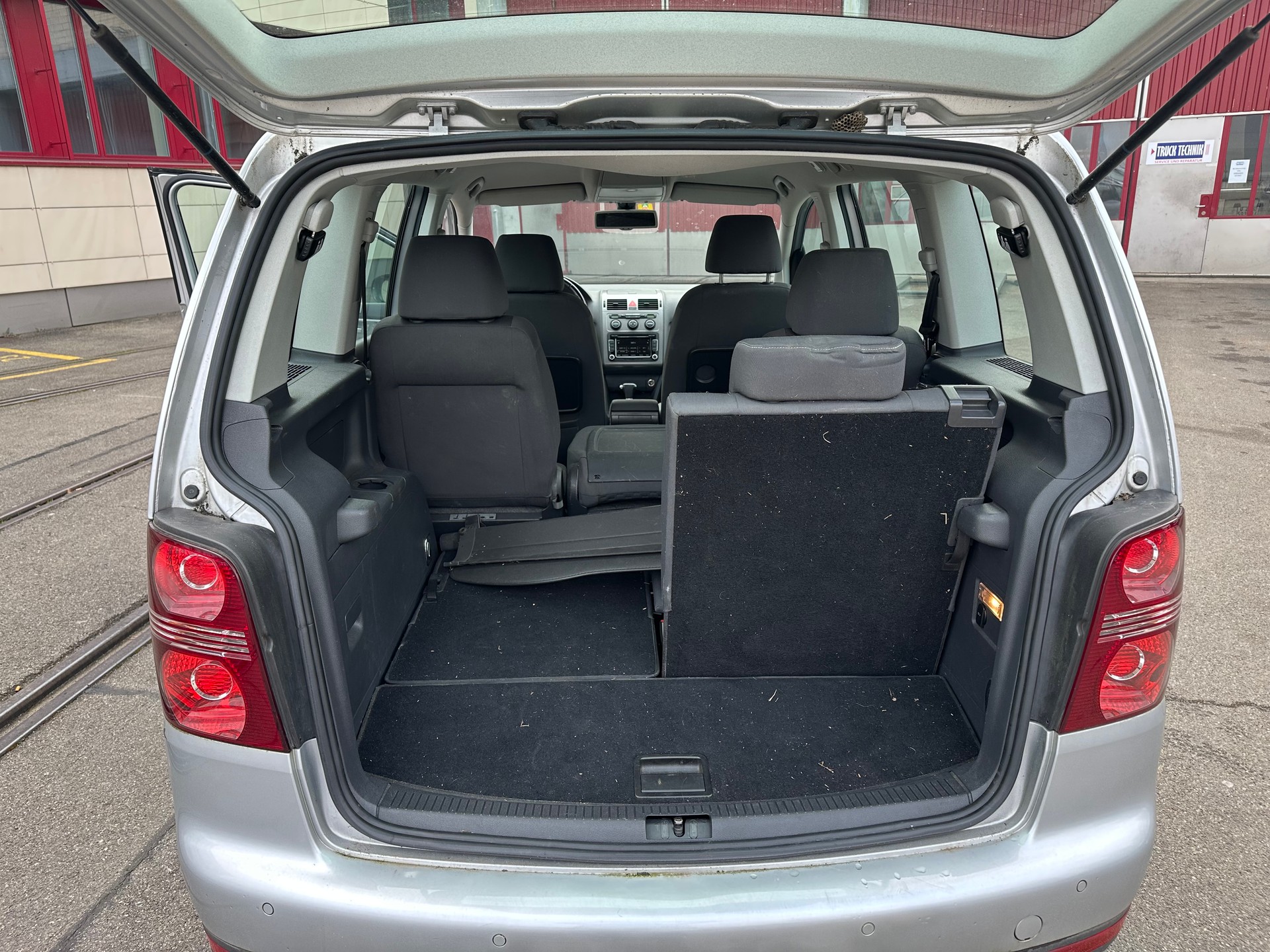 VW Touran 1.4 TSI Highline DSG-image-12