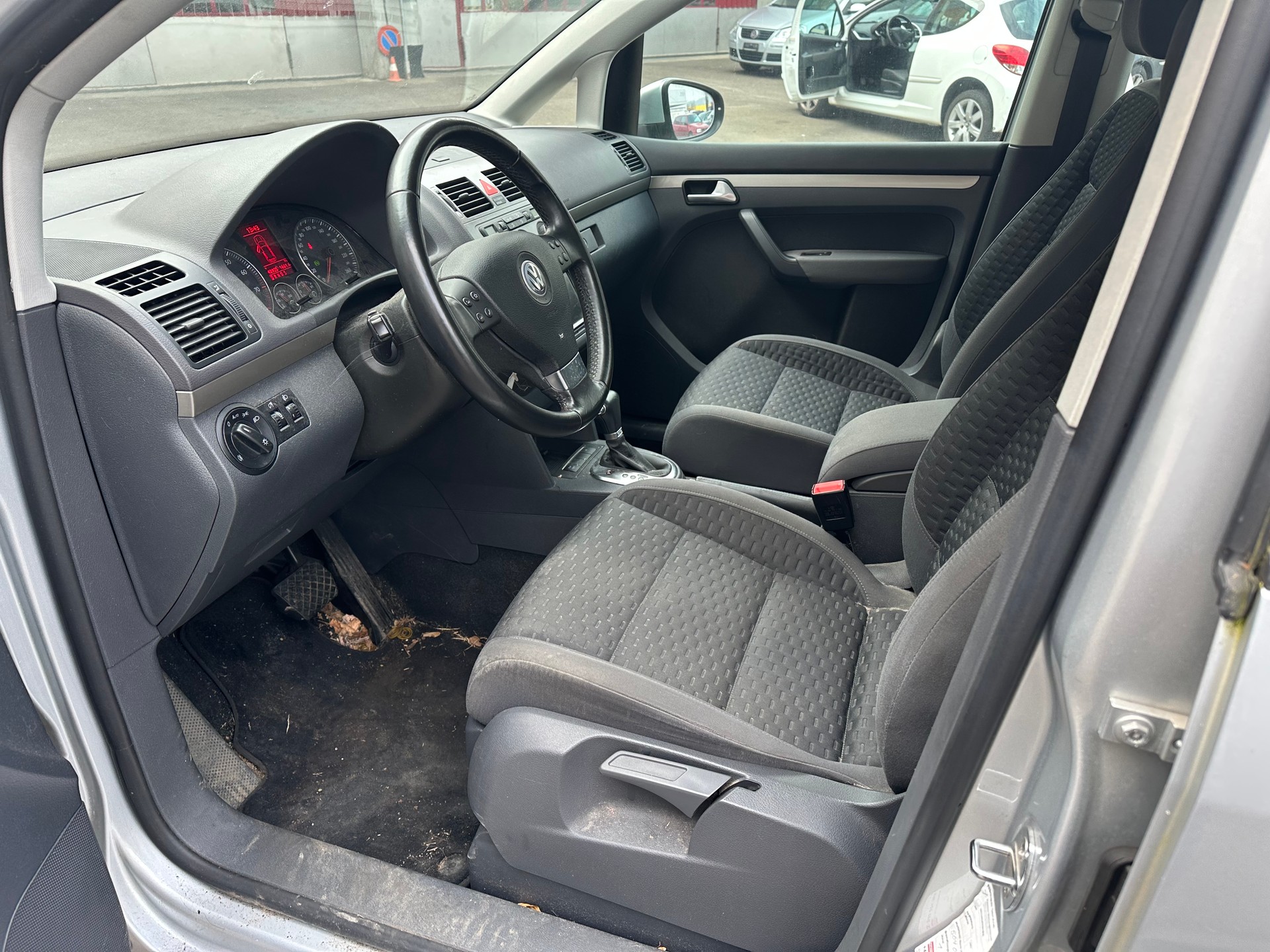 VW Touran 1.4 TSI Highline DSG-image-9