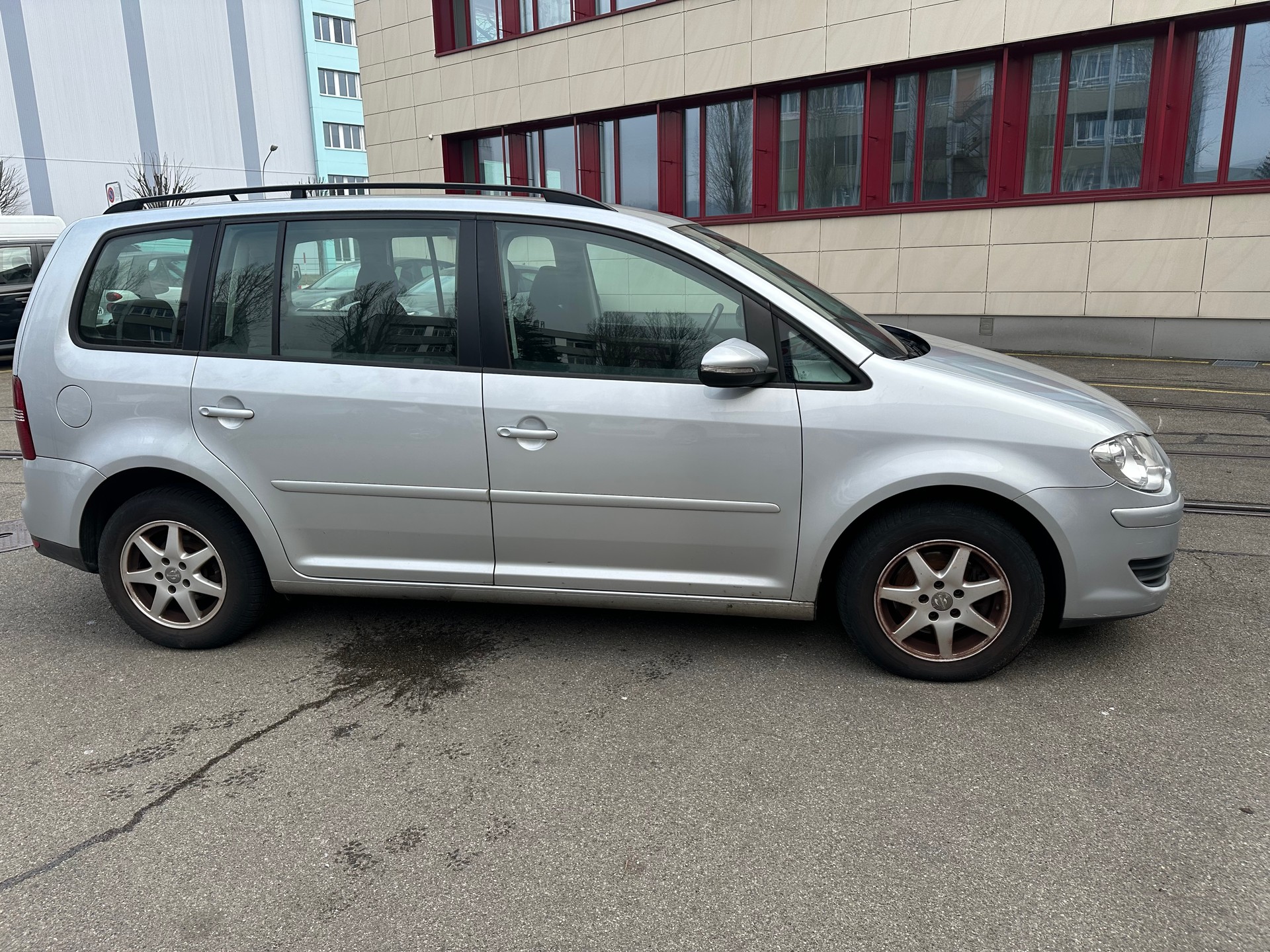 VW Touran 1.4 TSI Highline DSG-image-4