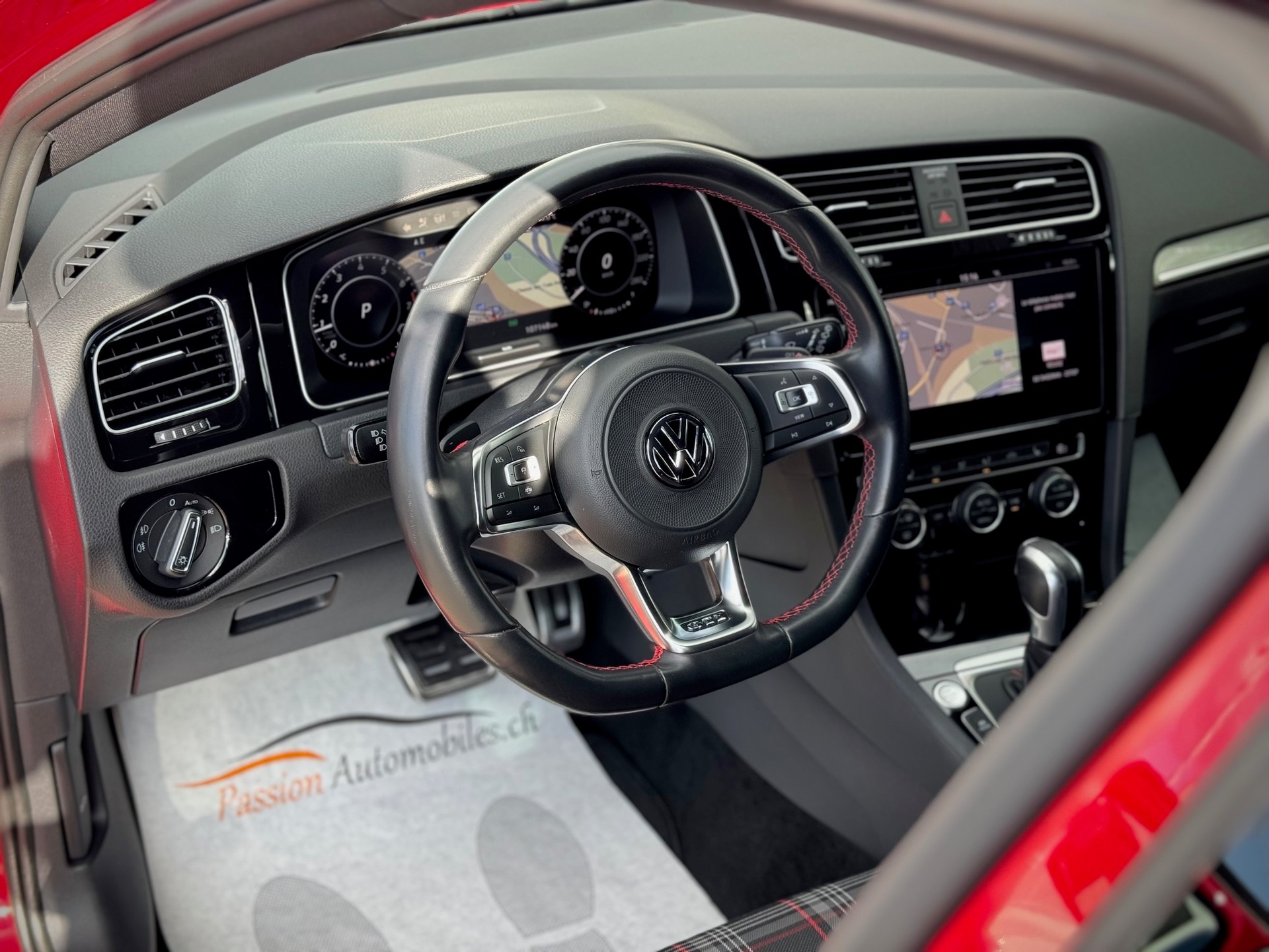 VW Golf 2.0 TSI GTI Performance DSG - Véhicule Suisse (CH)-image-3