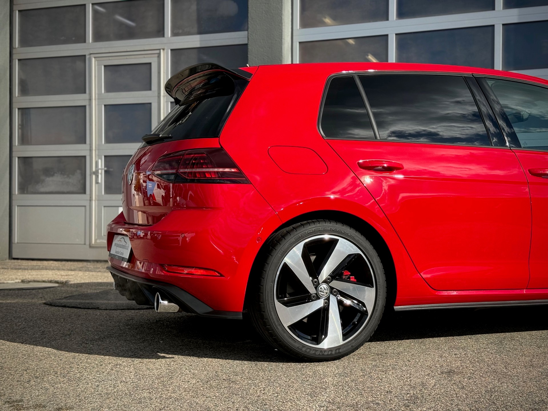VW Golf 2.0 TSI GTI Performance DSG - Véhicule Suisse (CH)-image-2