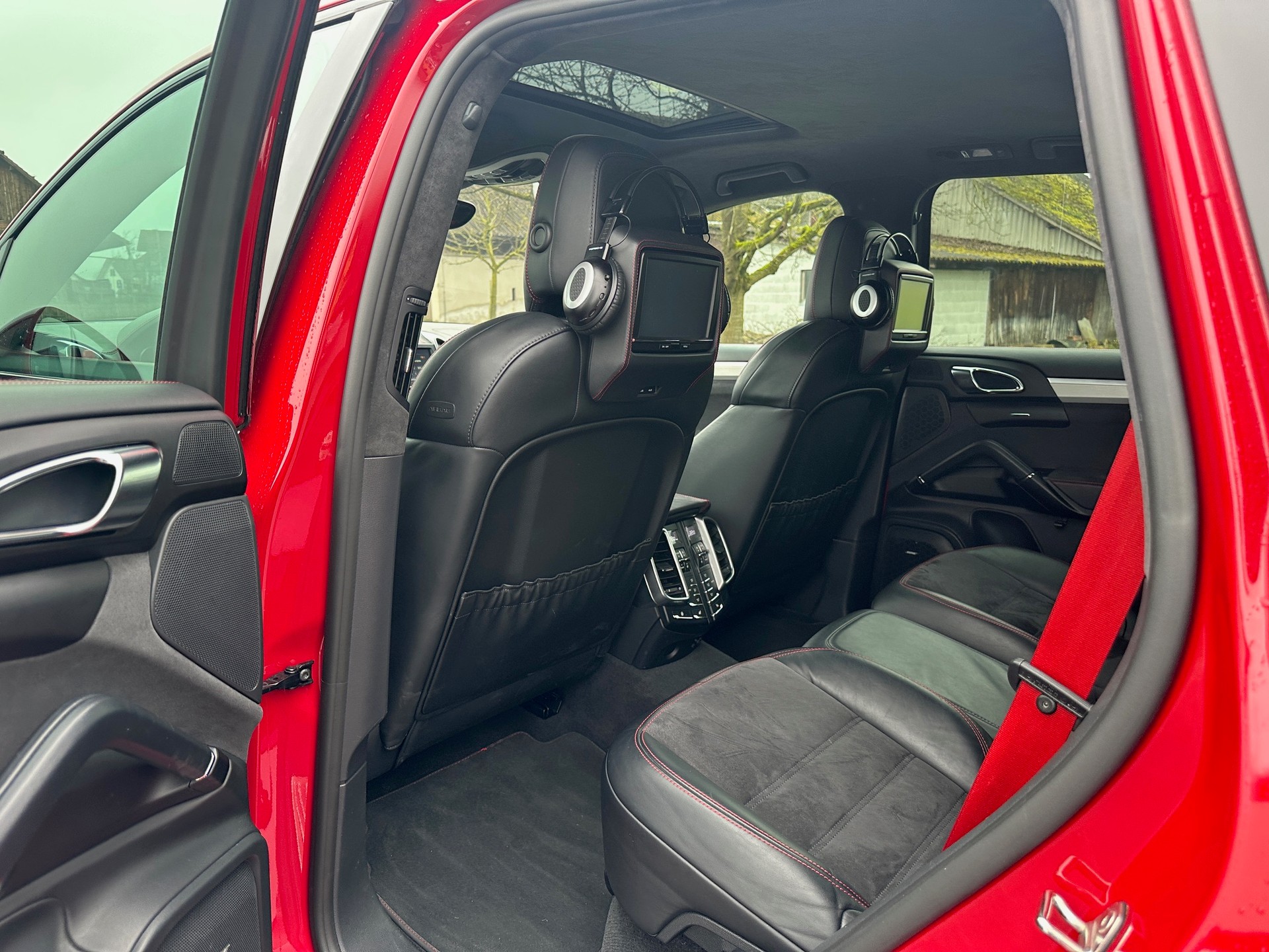 PORSCHE Cayenne GTS-image-9