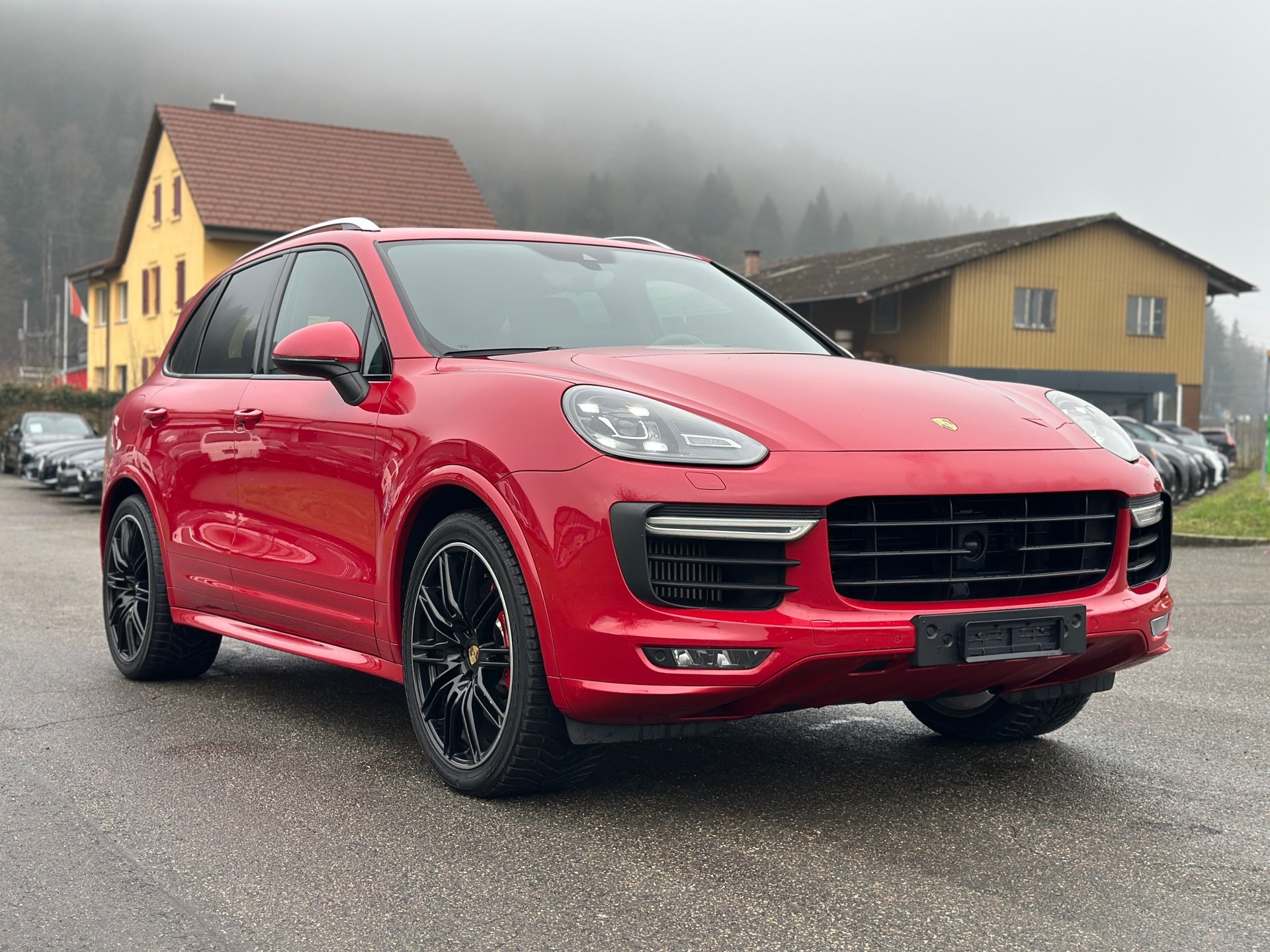 PORSCHE Cayenne GTS-image-2