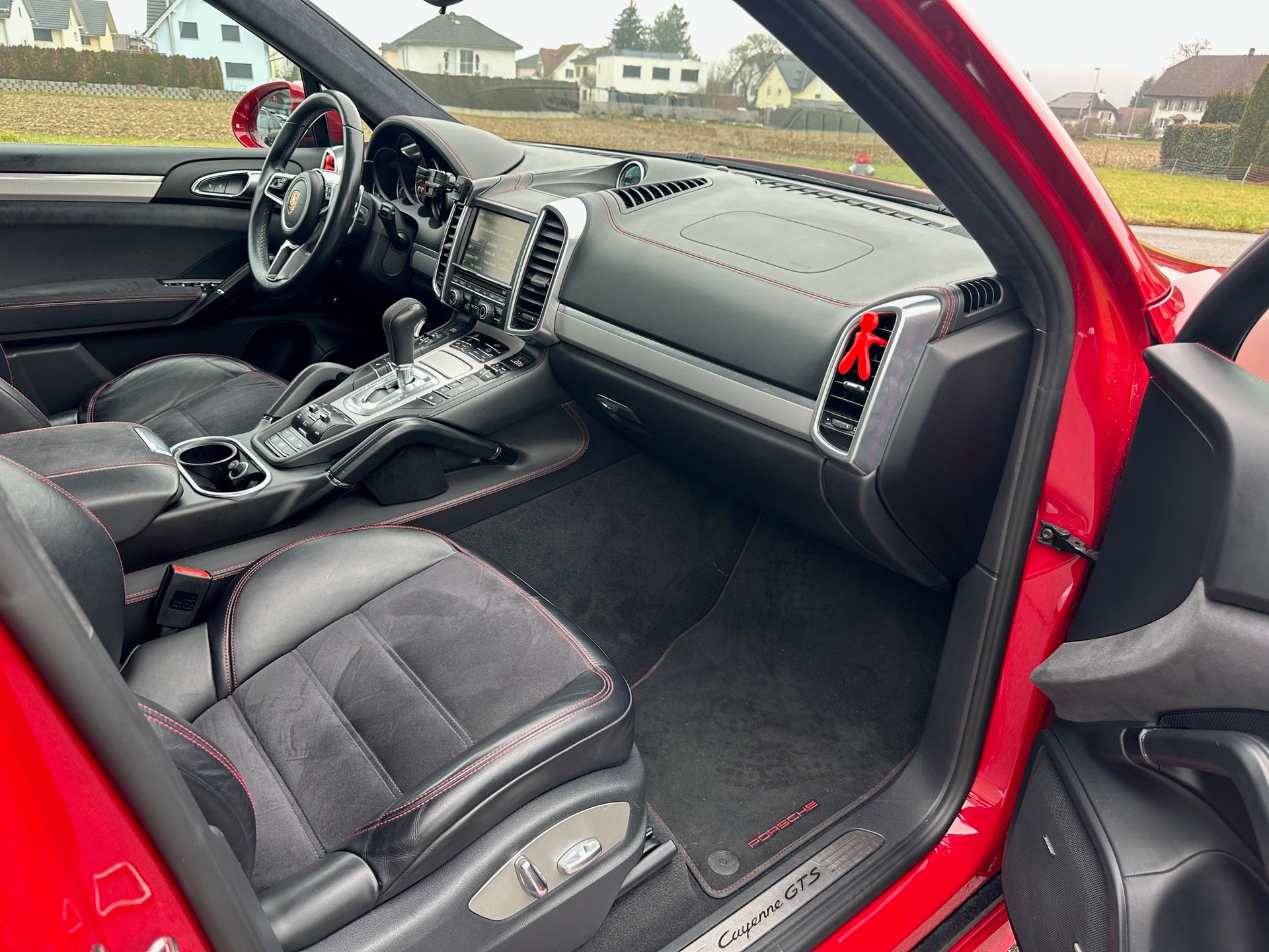 PORSCHE Cayenne GTS-image-8