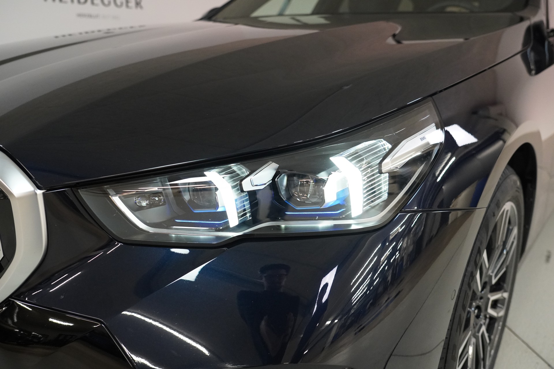BMW 520d xDrive 48V Touring M Sport Steptronic-image-8