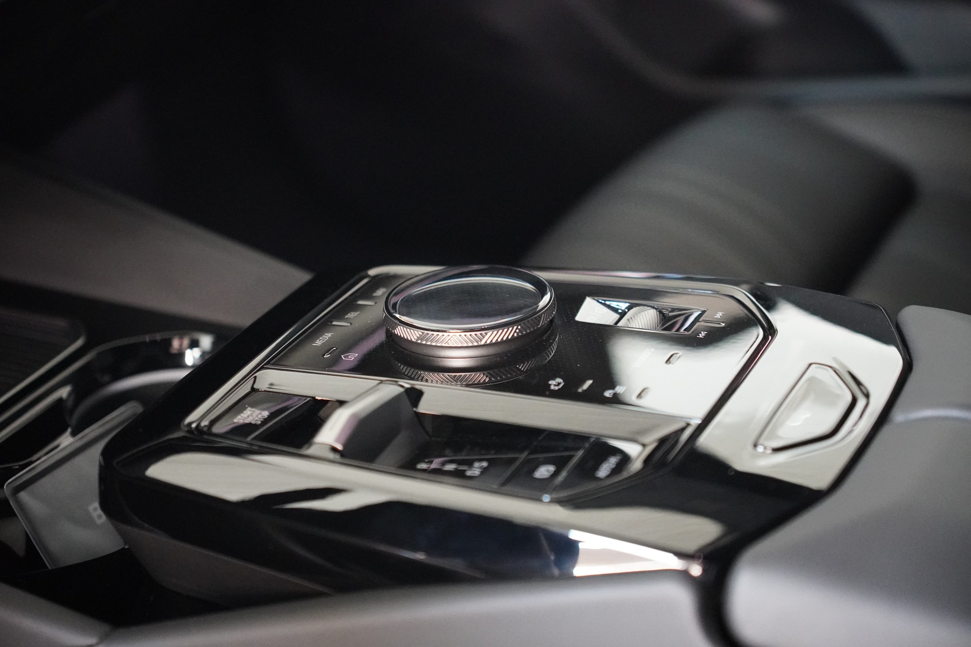 BMW 520d xDrive 48V Touring M Sport Steptronic-image-12