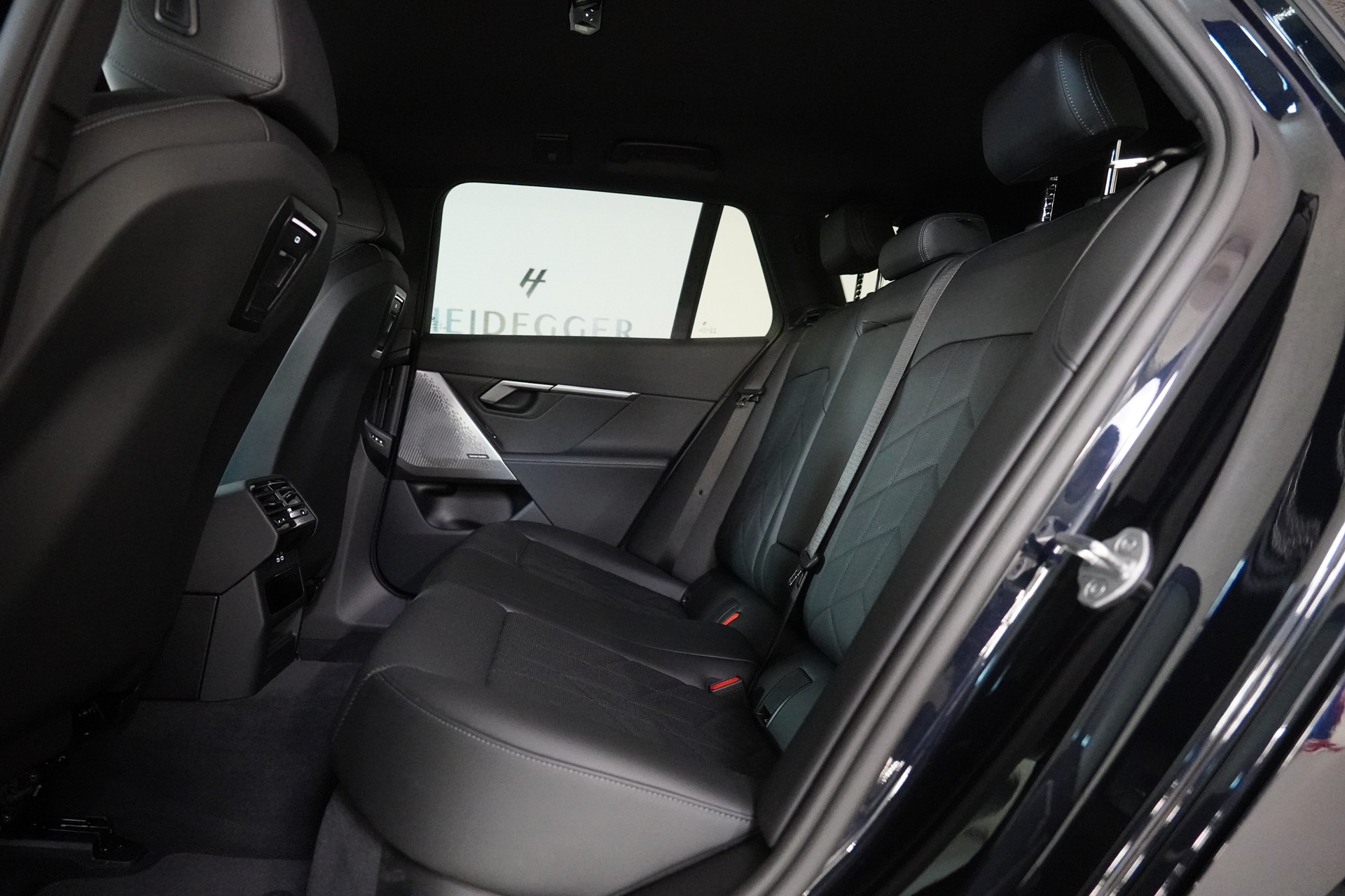BMW 520d xDrive 48V Touring M Sport Steptronic-image-13