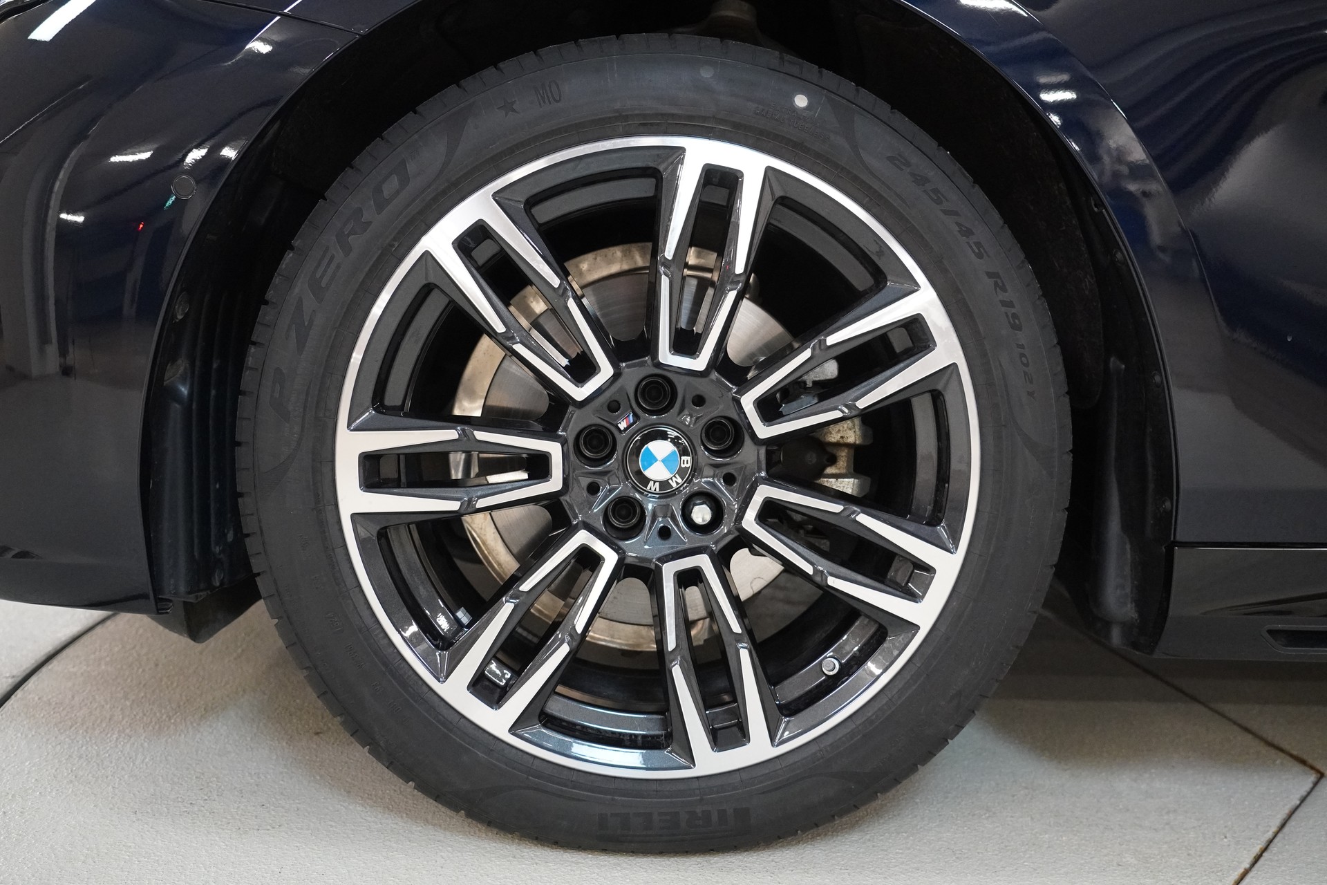 BMW 520d xDrive 48V Touring M Sport Steptronic-image-9