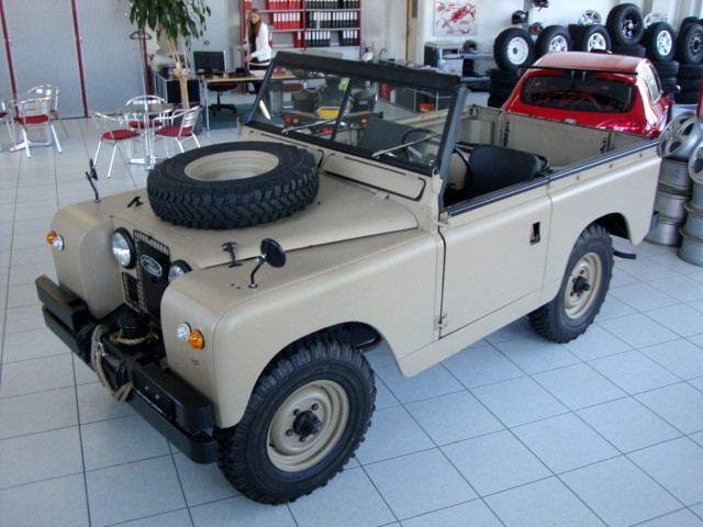 LAND ROVER Serie IIa Soft Top Avus Classic-image-4