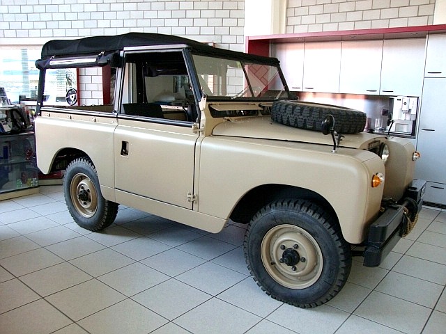 LAND ROVER Serie IIa Soft Top Avus Classic-image-1