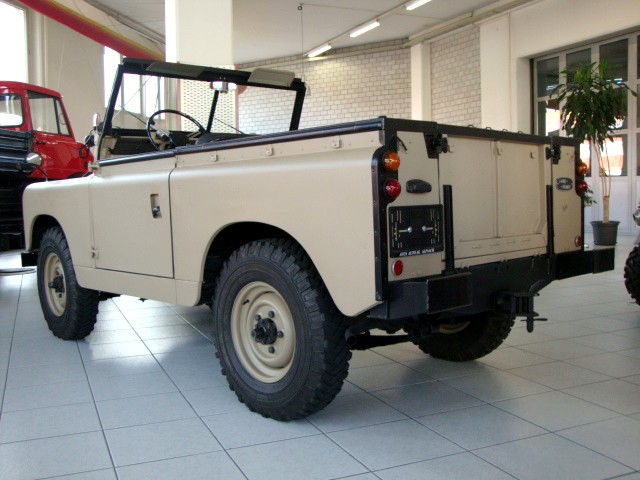 LAND ROVER Serie IIa Soft Top Avus Classic-image-6