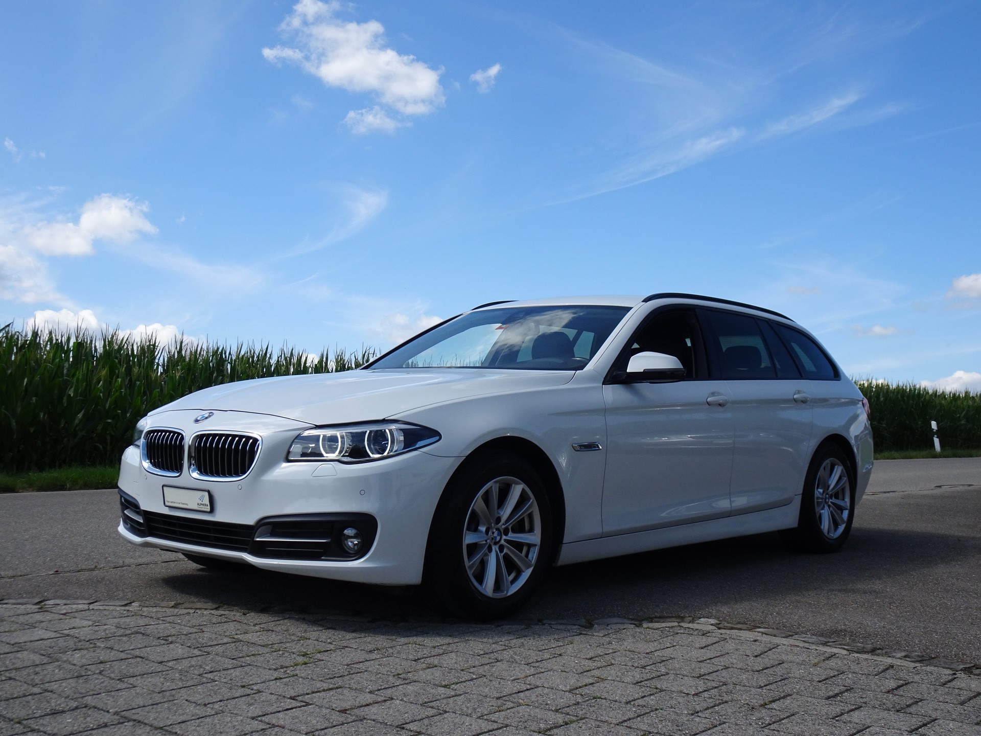 BMW 520d Touring xDrive Steptronic-image-0