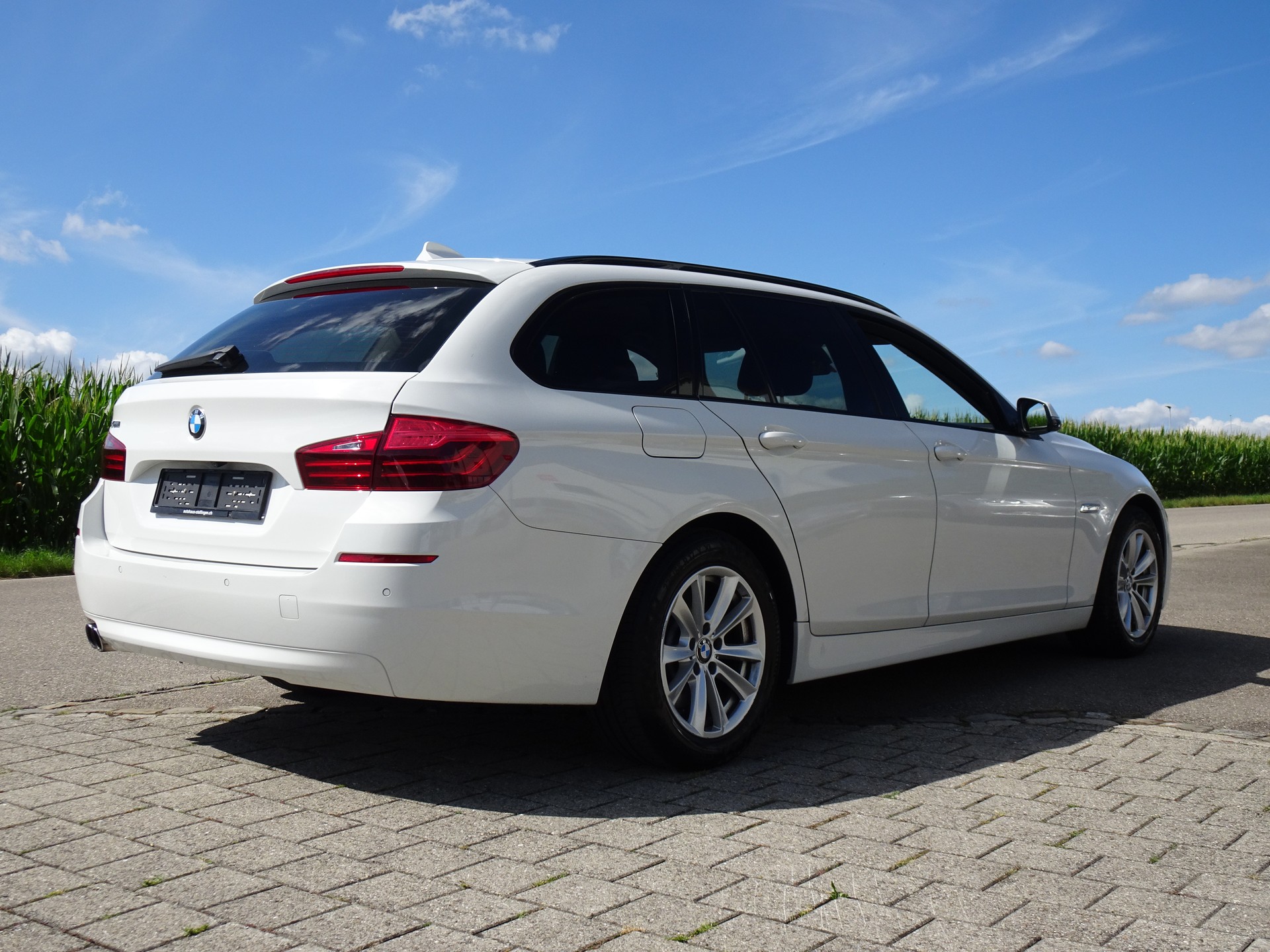 BMW 520d Touring xDrive Steptronic-image-3