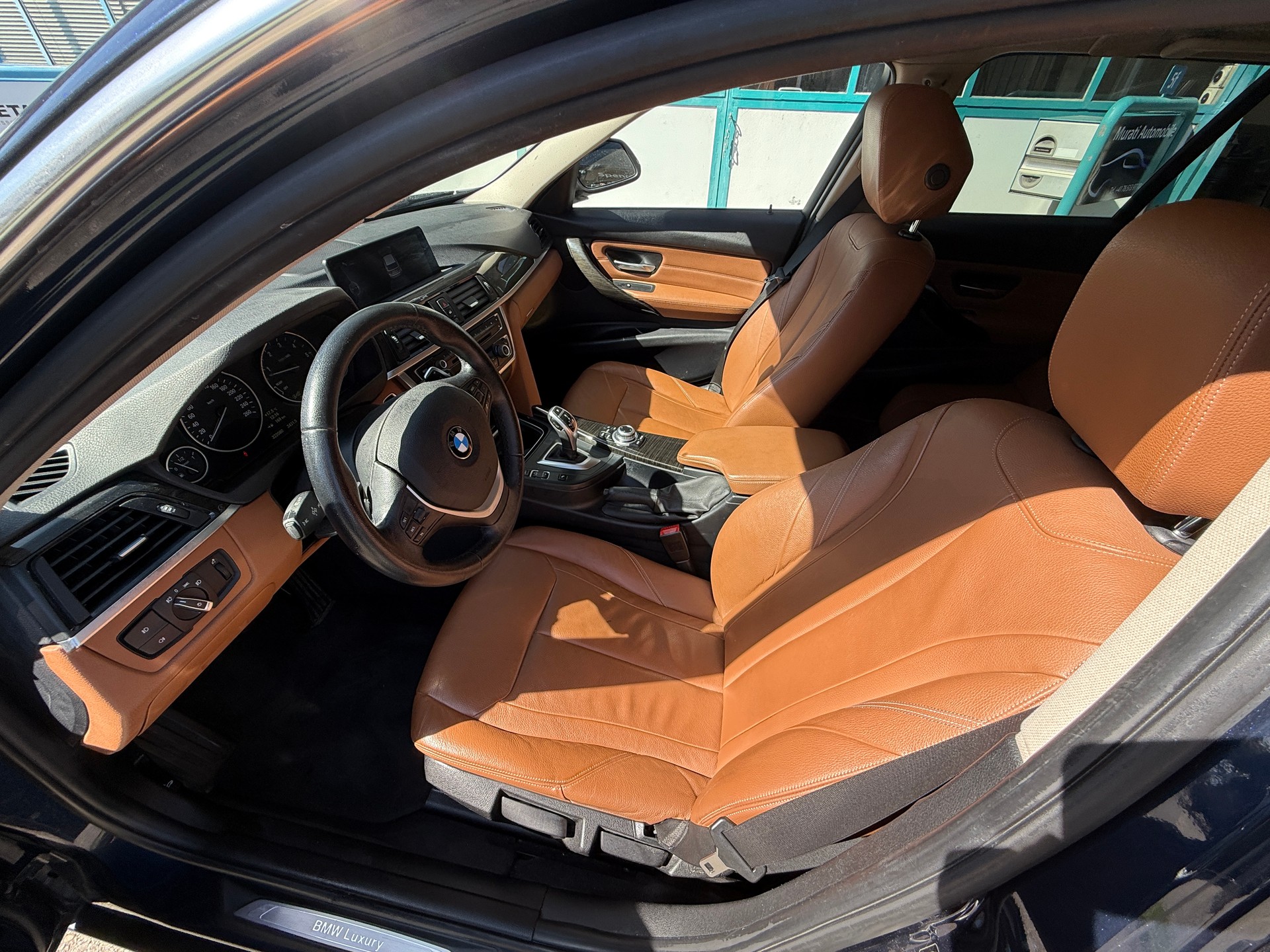 BMW 330d xDrive Touring Modern Line Steptronic-image-7