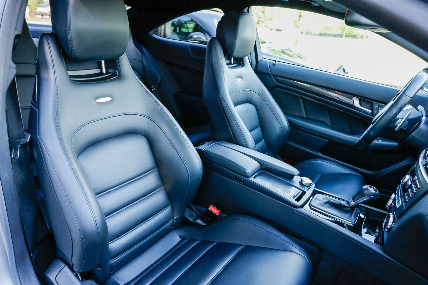 MERCEDES-BENZ C 63 Coupé AMG Speedshift MCT-image-4