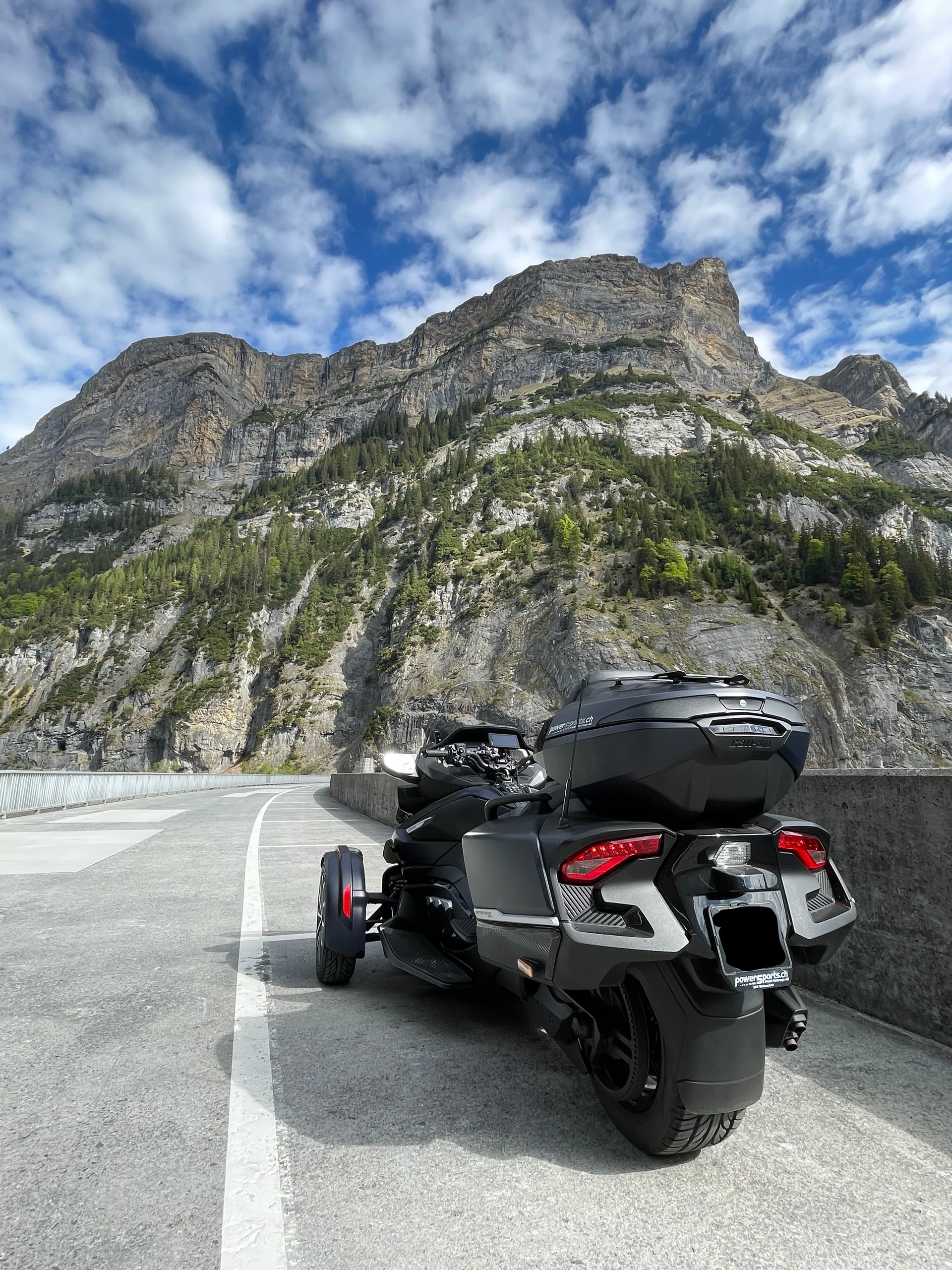 CAN-AM Spyder RT-LTD Sea Sky Edition SE6-image-1