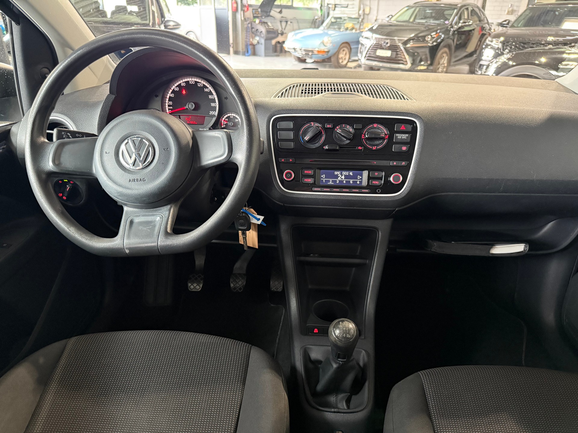 VW Up 1.0 start up-image-9