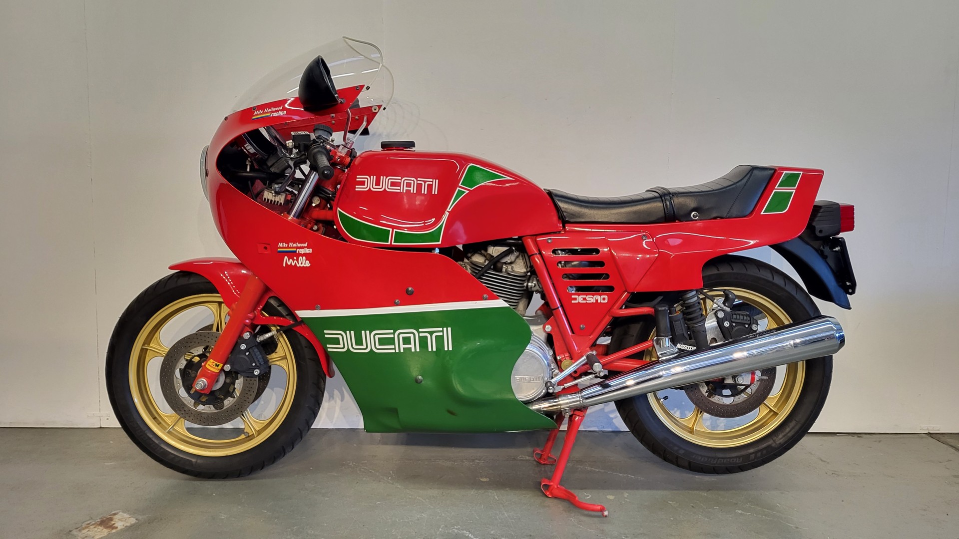 DUCATI 1000 SS Mike Hailwood Replica MHR-showroom-element-1