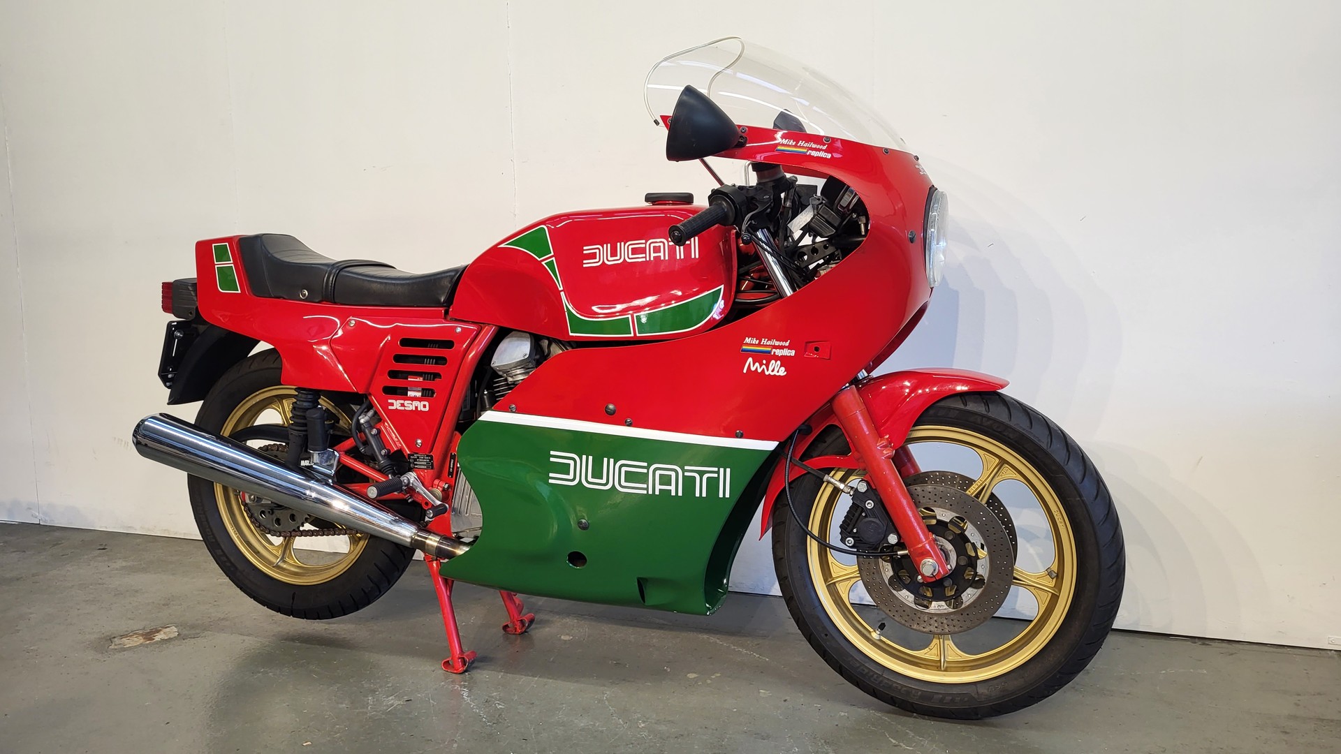 DUCATI 1000 SS Mike Hailwood Replica MHR-showroom-element-2