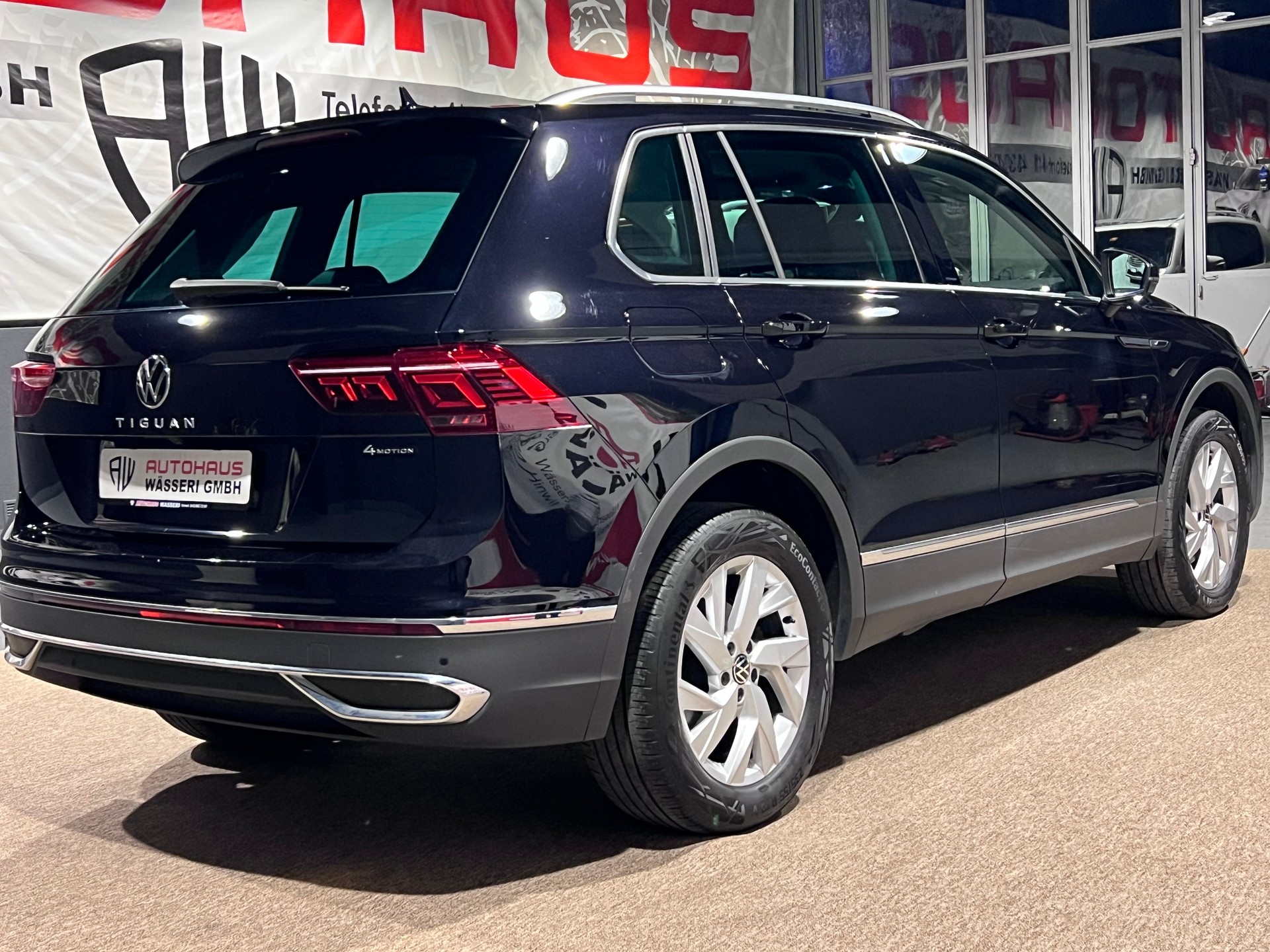 VW Tiguan 2.0 TDI SCR Elegance 4Motion DSG-image-2