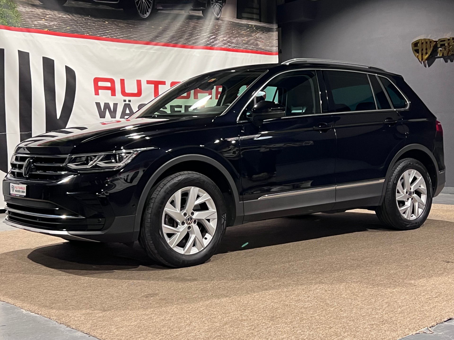 VW Tiguan 2.0 TDI SCR Elegance 4Motion DSG-image-7