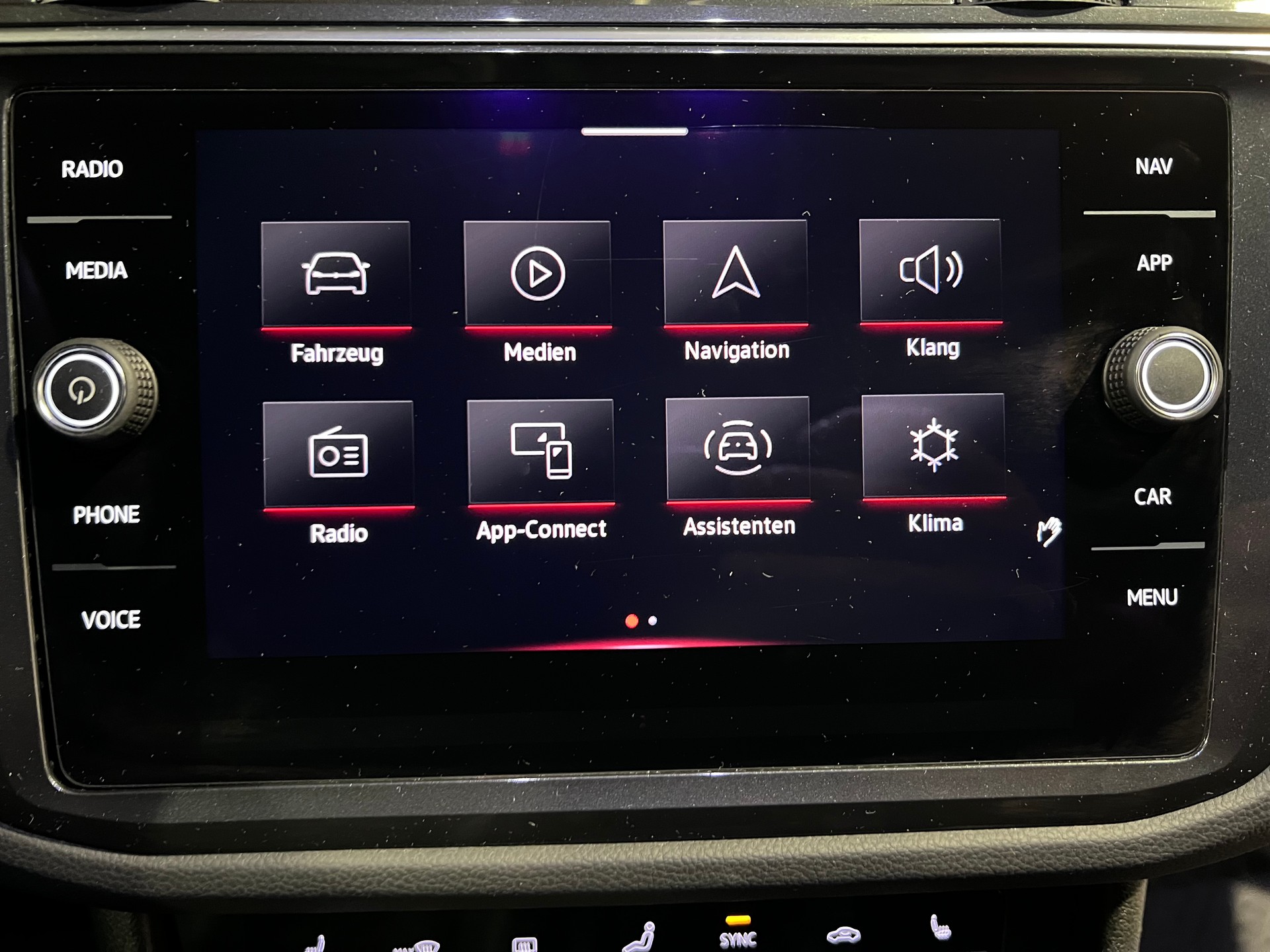 VW Tiguan 2.0 TDI SCR Elegance 4Motion DSG-image-21