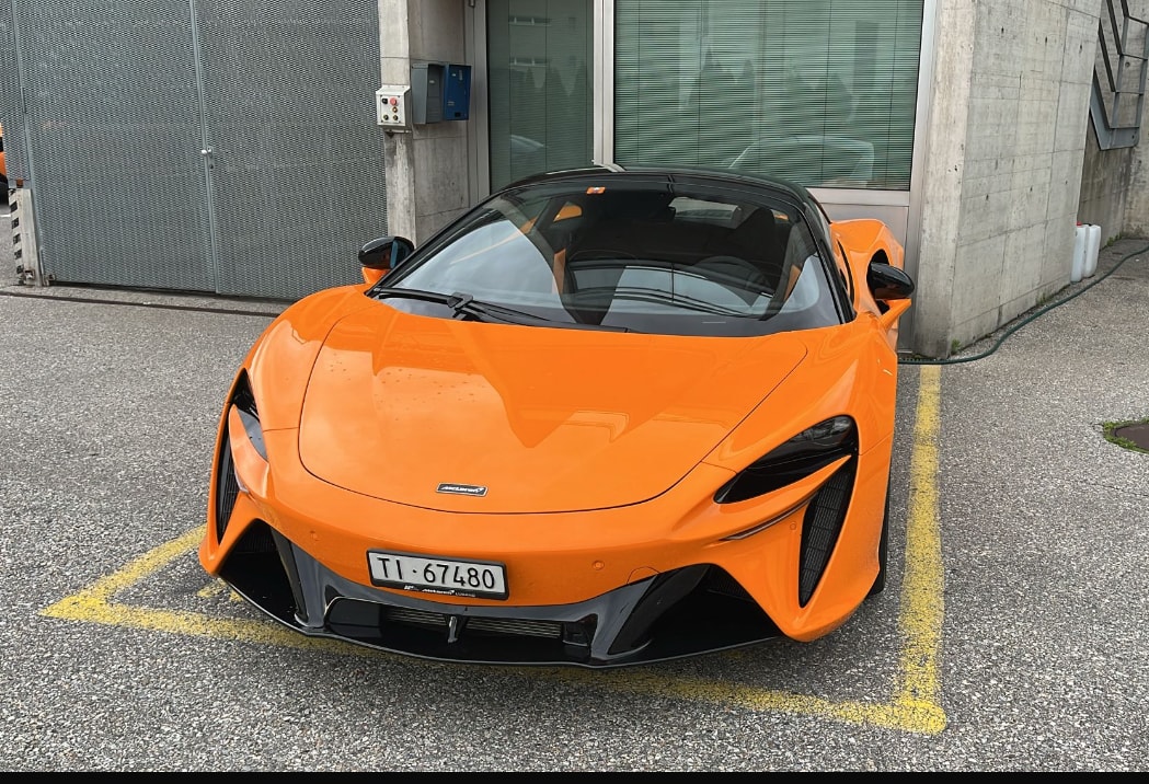 McLAREN ARTURA 3.0 V6-image-4