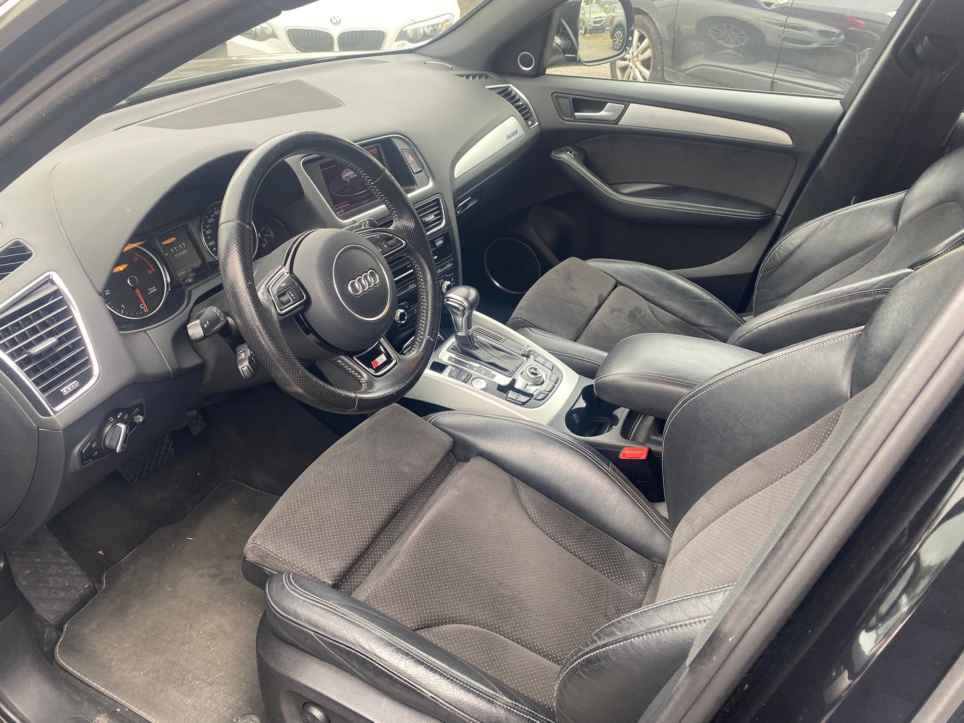AUDI Q5 3.0 TDI quattro S-tronic-image-11