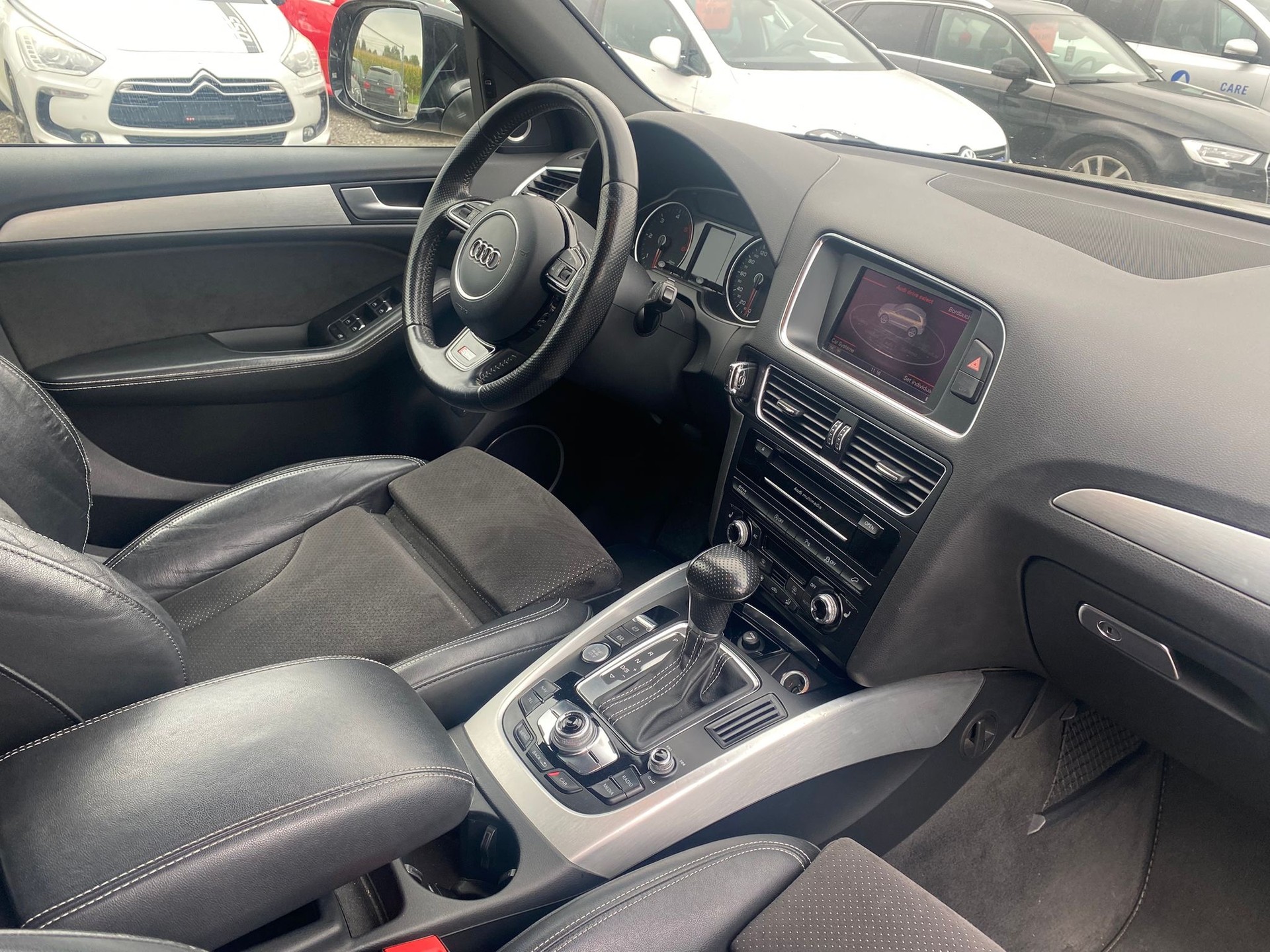 AUDI Q5 3.0 TDI quattro S-tronic-image-12