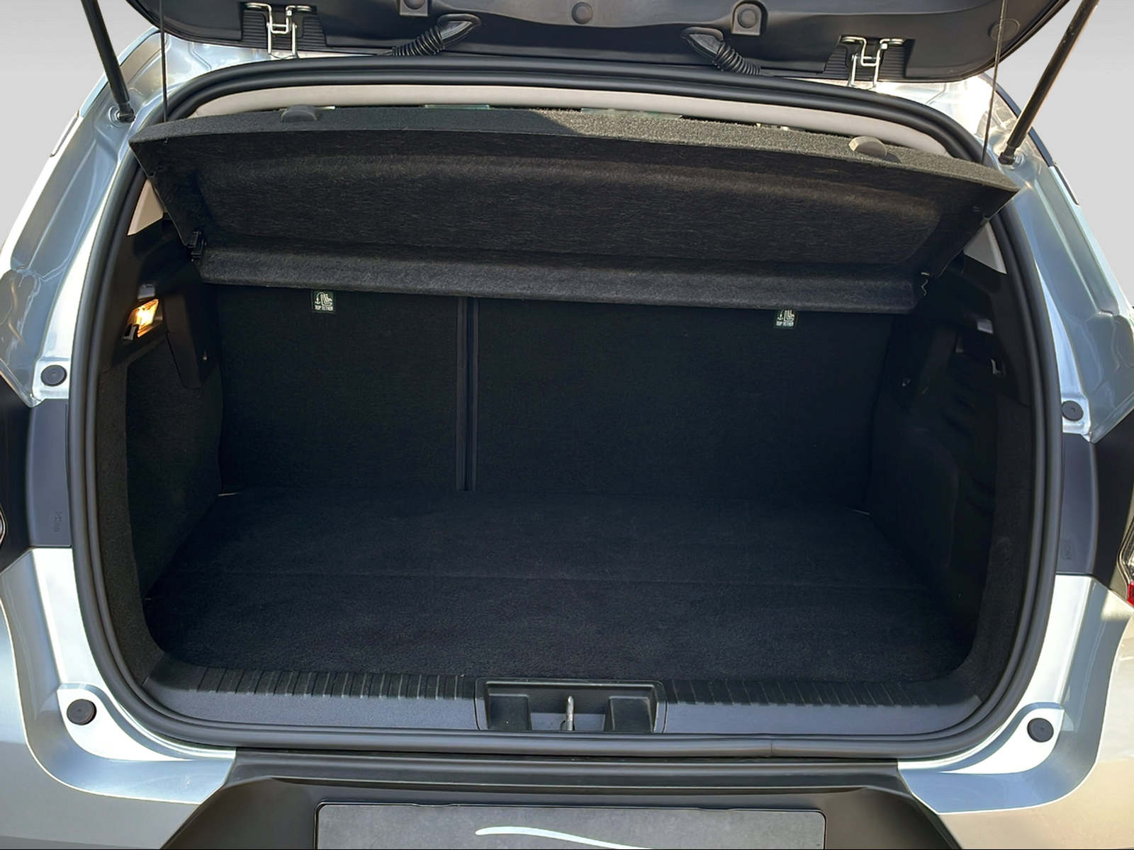 RENAULT Captur 1.6 E-Tech Plug-in Initiale-image-11