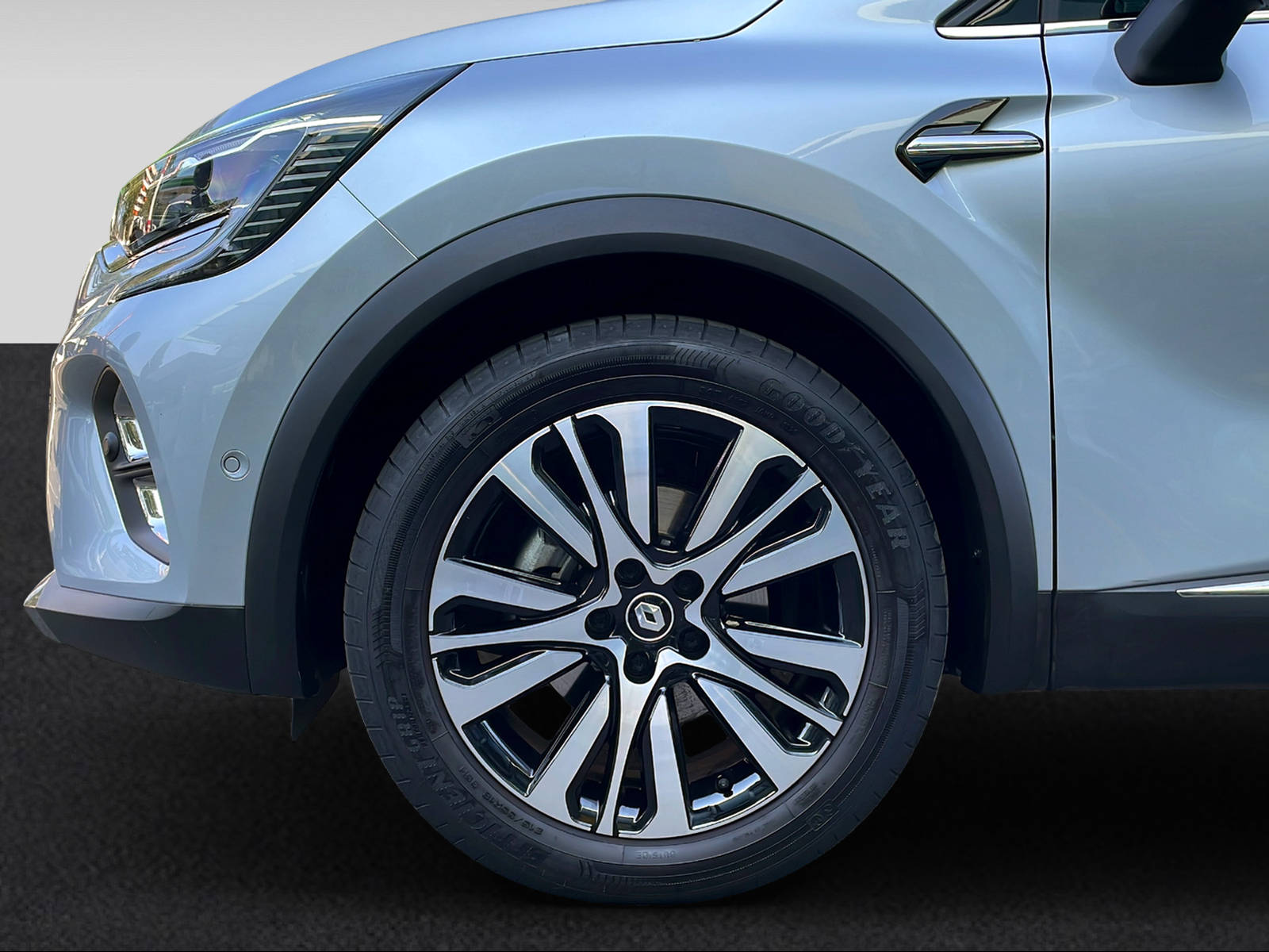 RENAULT Captur 1.6 E-Tech Plug-in Initiale-image-7