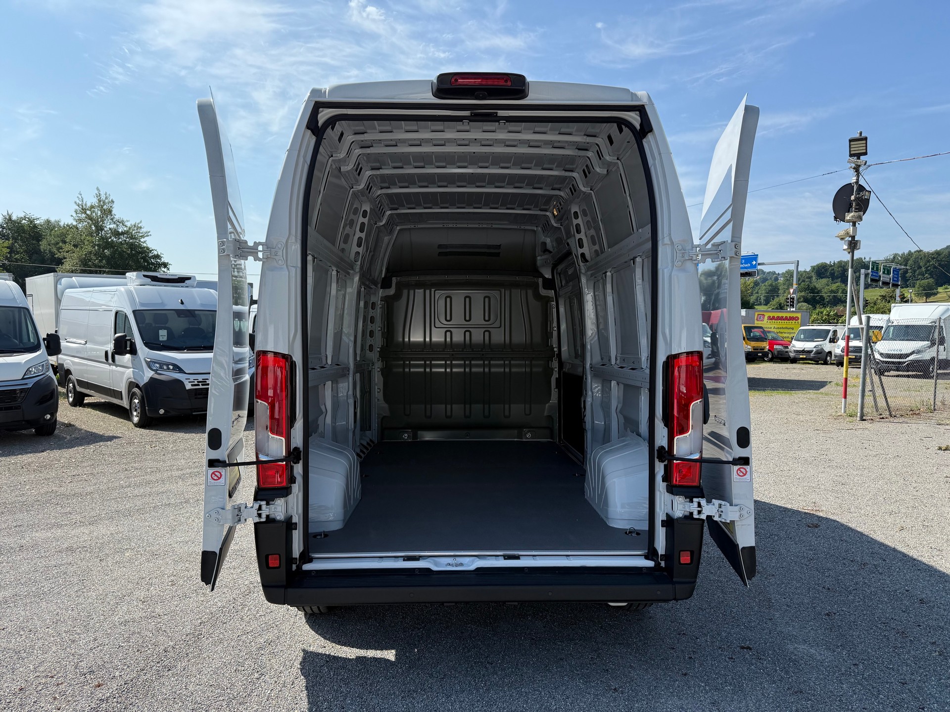 CITROEN Jumper 35 2.2 BlueHDI 140 PS L3H3 Modell 2026-image-9
