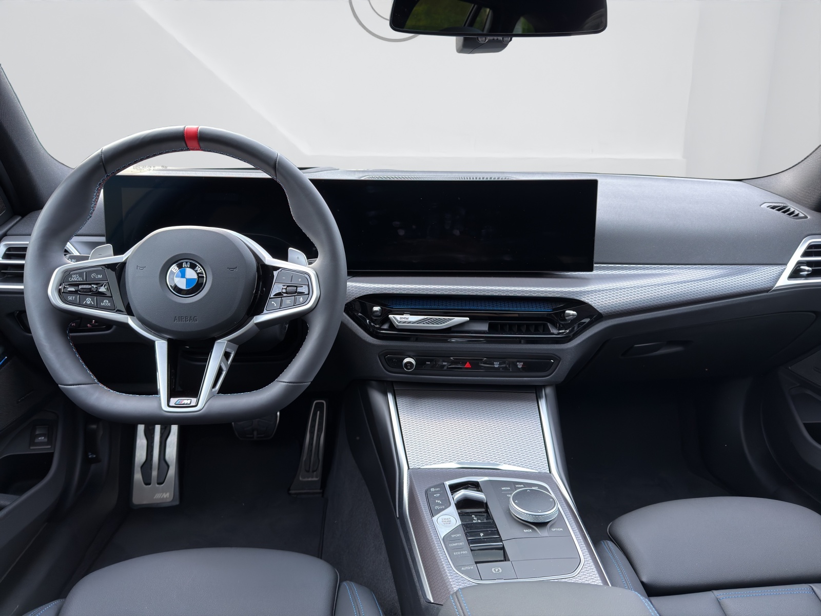 BMW M340i xDrive Touring-image-15