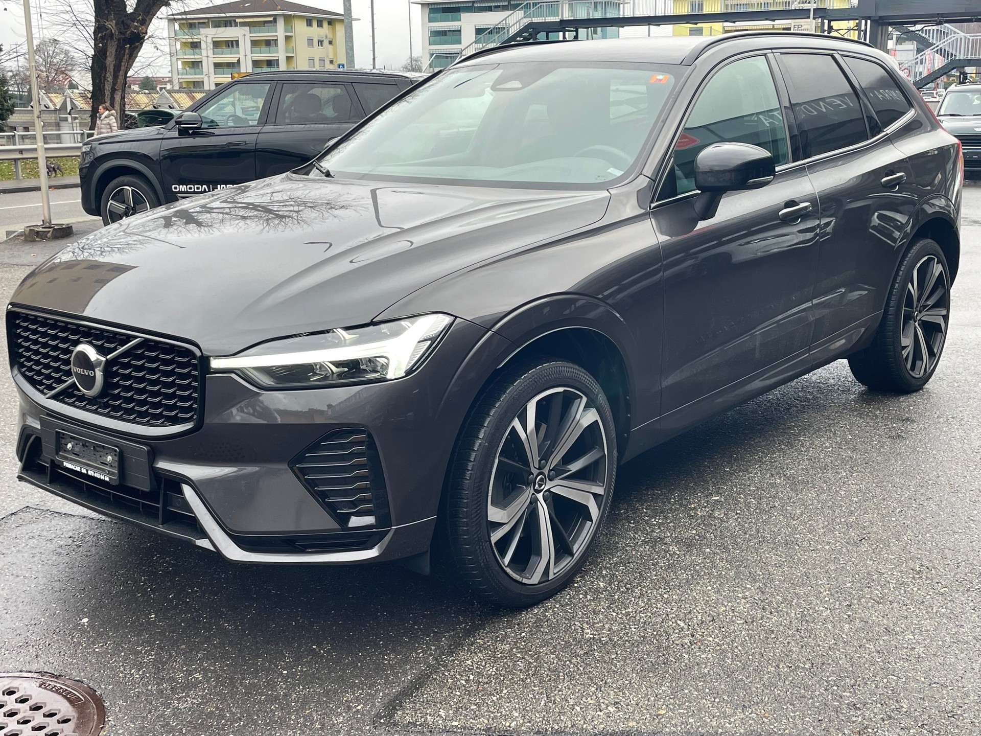 VOLVO XC60 B4 Diesel Mild Hybrid AWD Plus Dark Geartronic-image-1