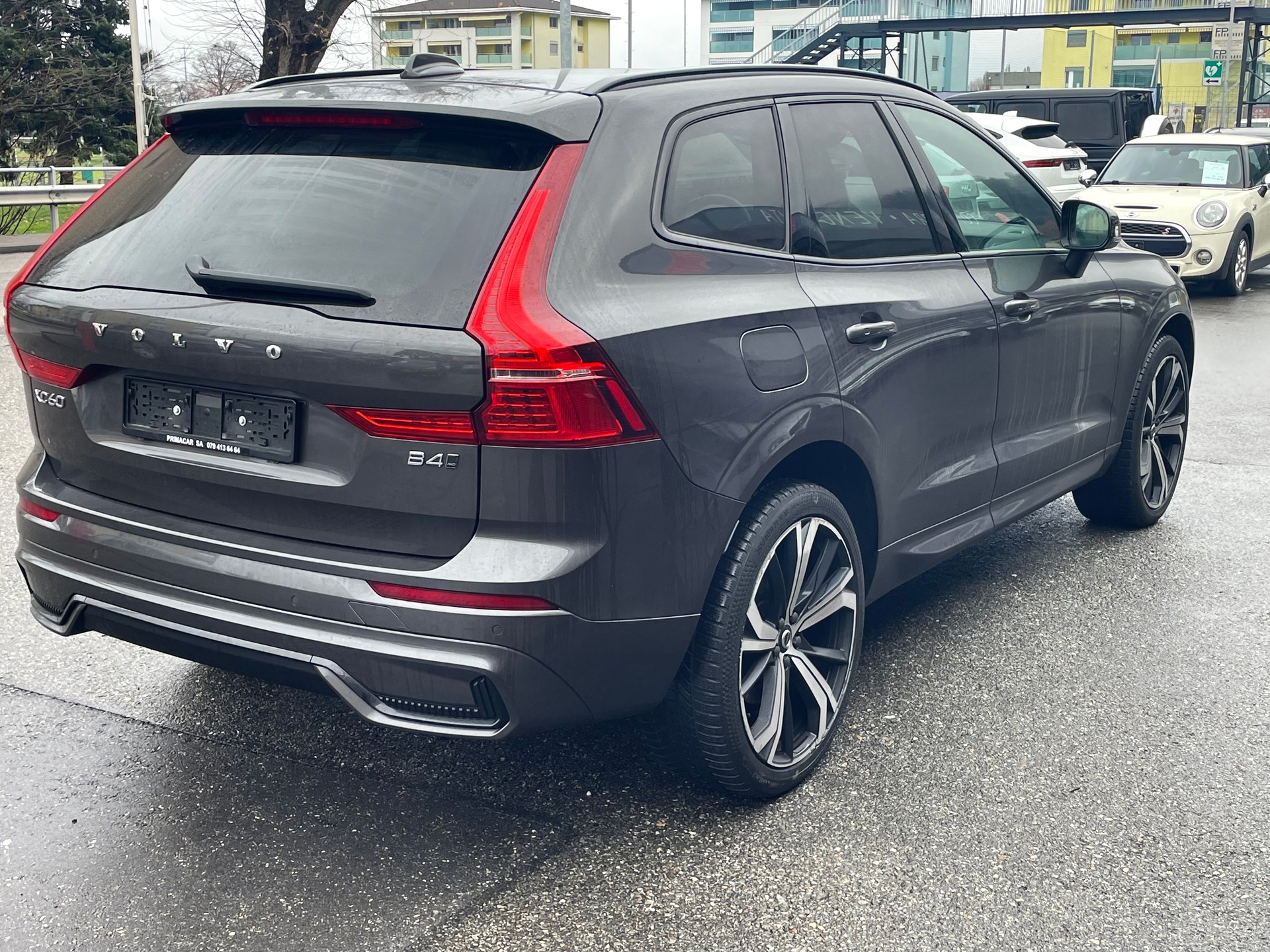 VOLVO XC60 B4 Diesel Mild Hybrid AWD Plus Dark Geartronic-image-7