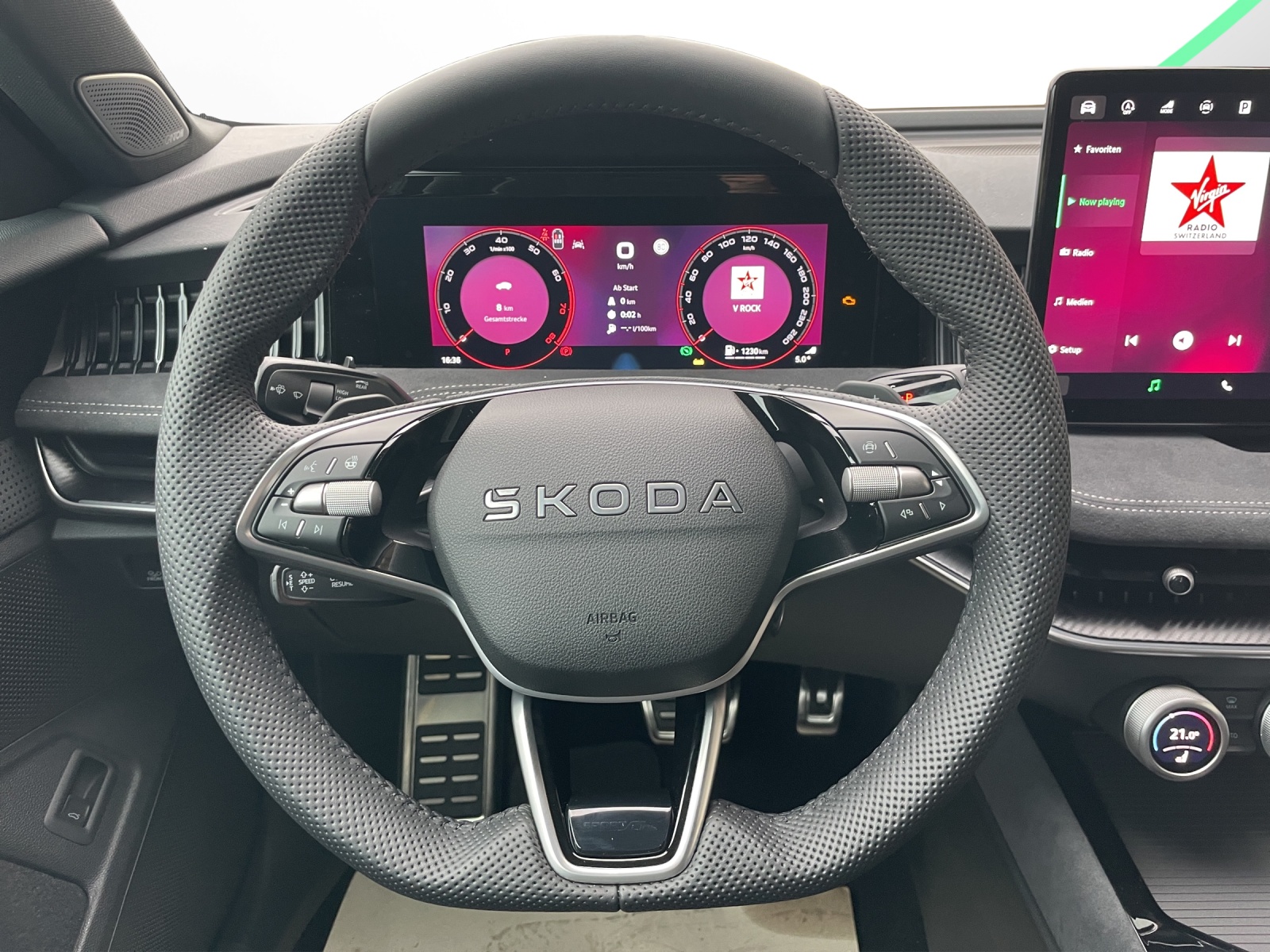 SKODA Superb Combi 2.0 TSI Sportline 4x4 DSG-image-7