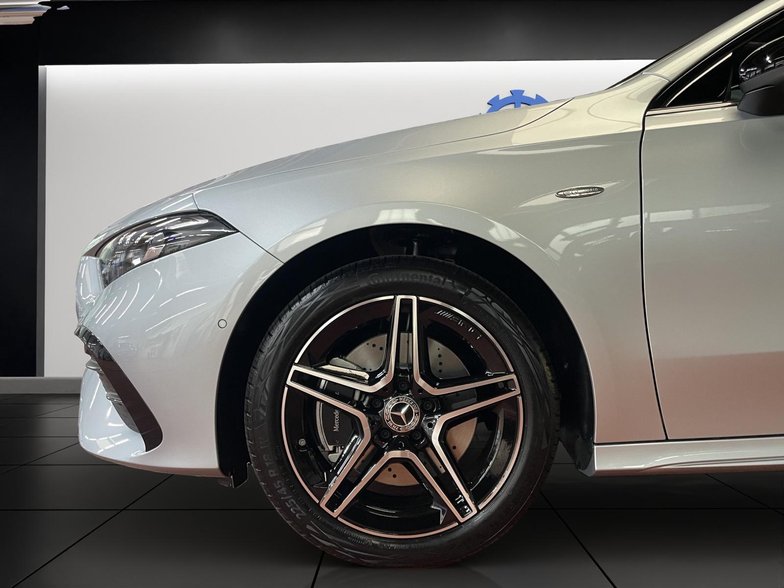 MERCEDES-BENZ A 250 e EQ Star AMG Line-image-9