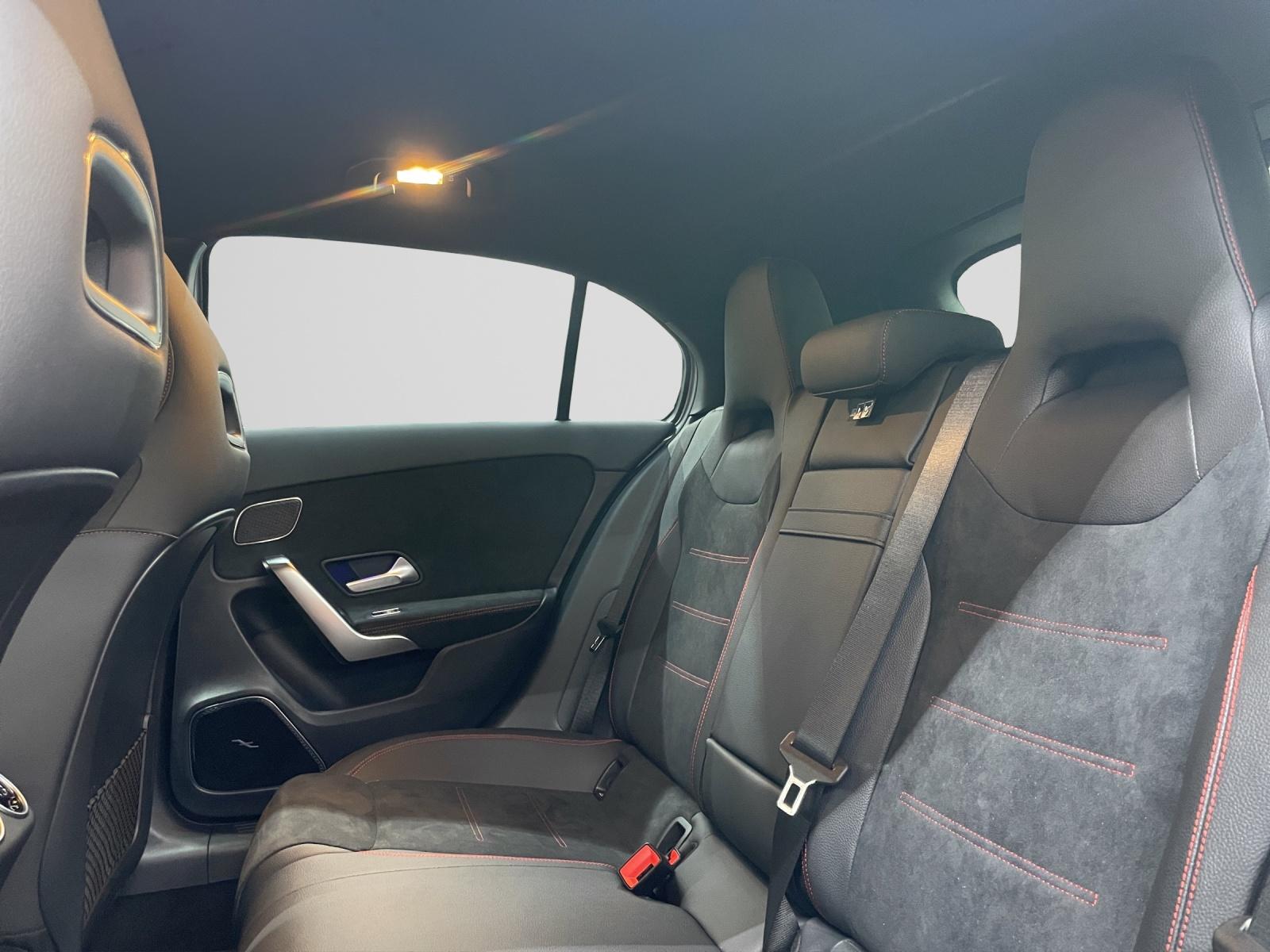 MERCEDES-BENZ A 250 e EQ Star AMG Line-image-7