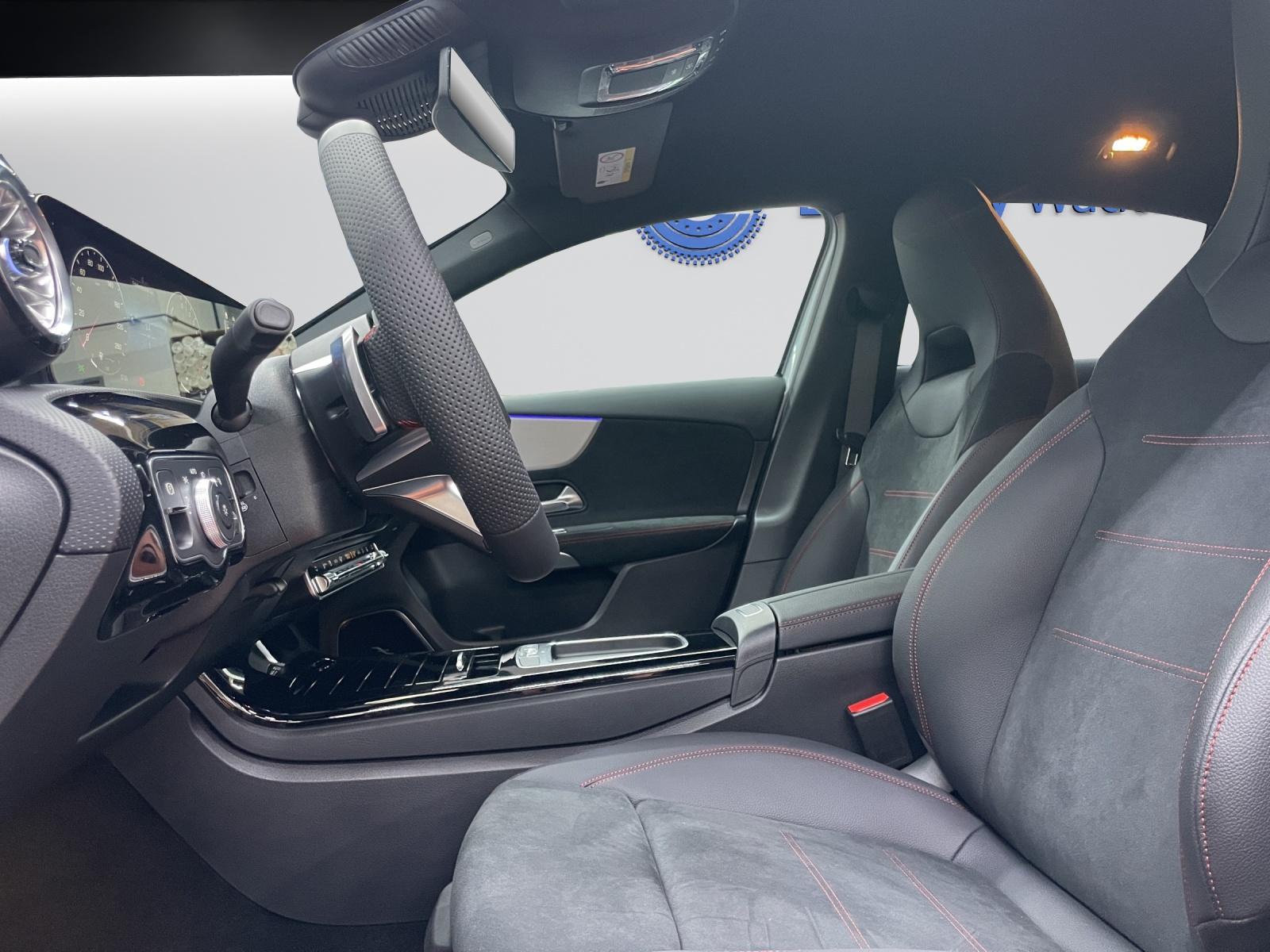 MERCEDES-BENZ A 250 e EQ Star AMG Line-image-3