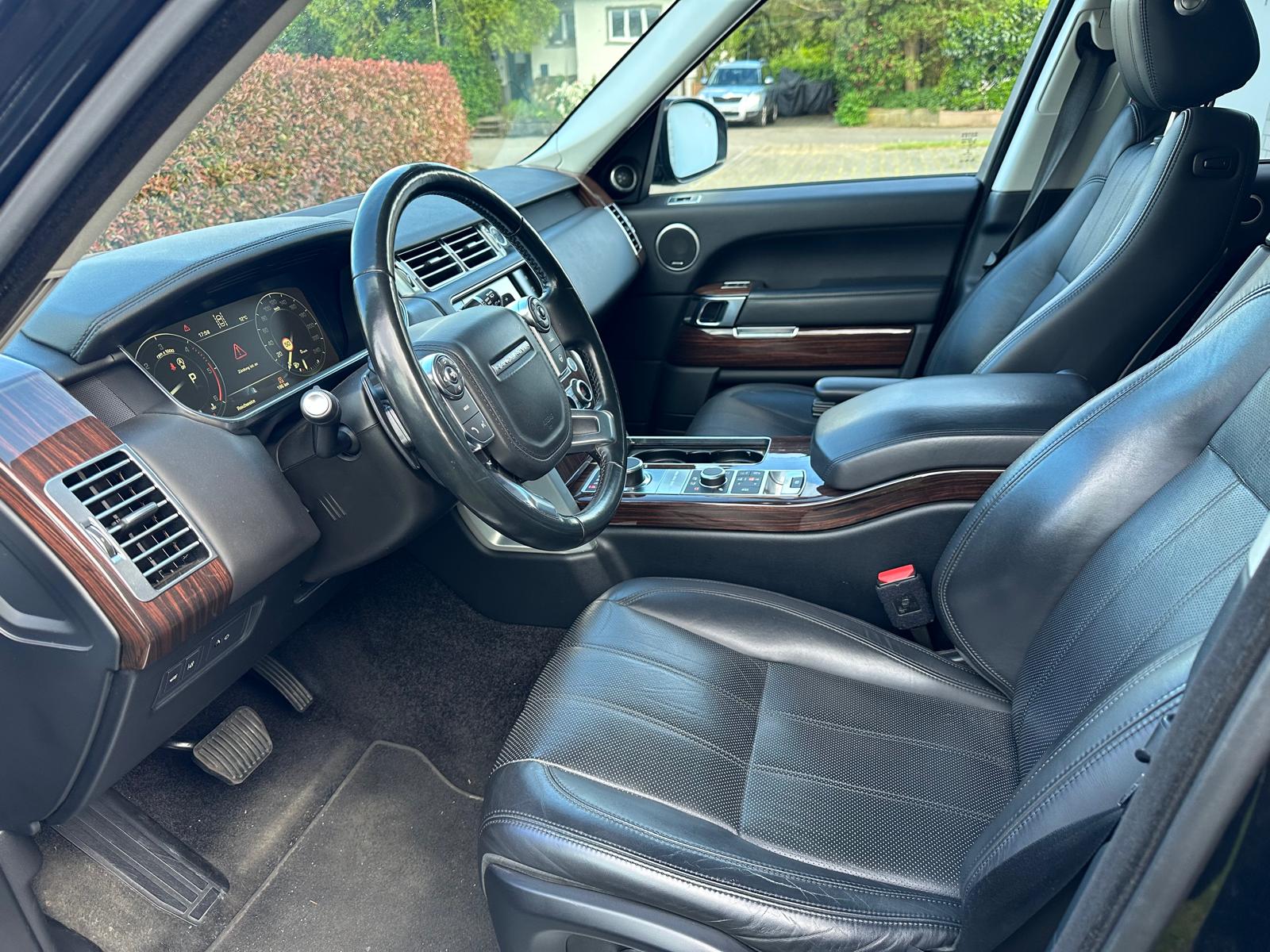 LAND ROVER Range Rover 4.4 SDV8 Vogue Automatic-image-3