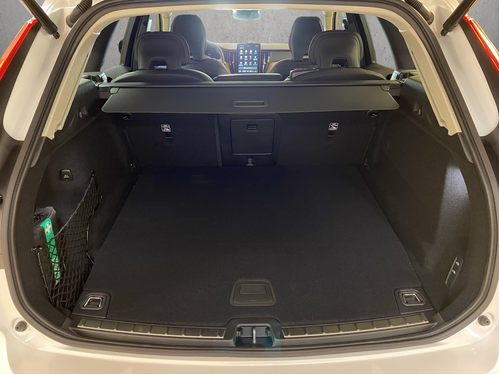 VOLVO XC60 T8 eAWD PluginHybrid Ultra Dark Geartronic-image-13