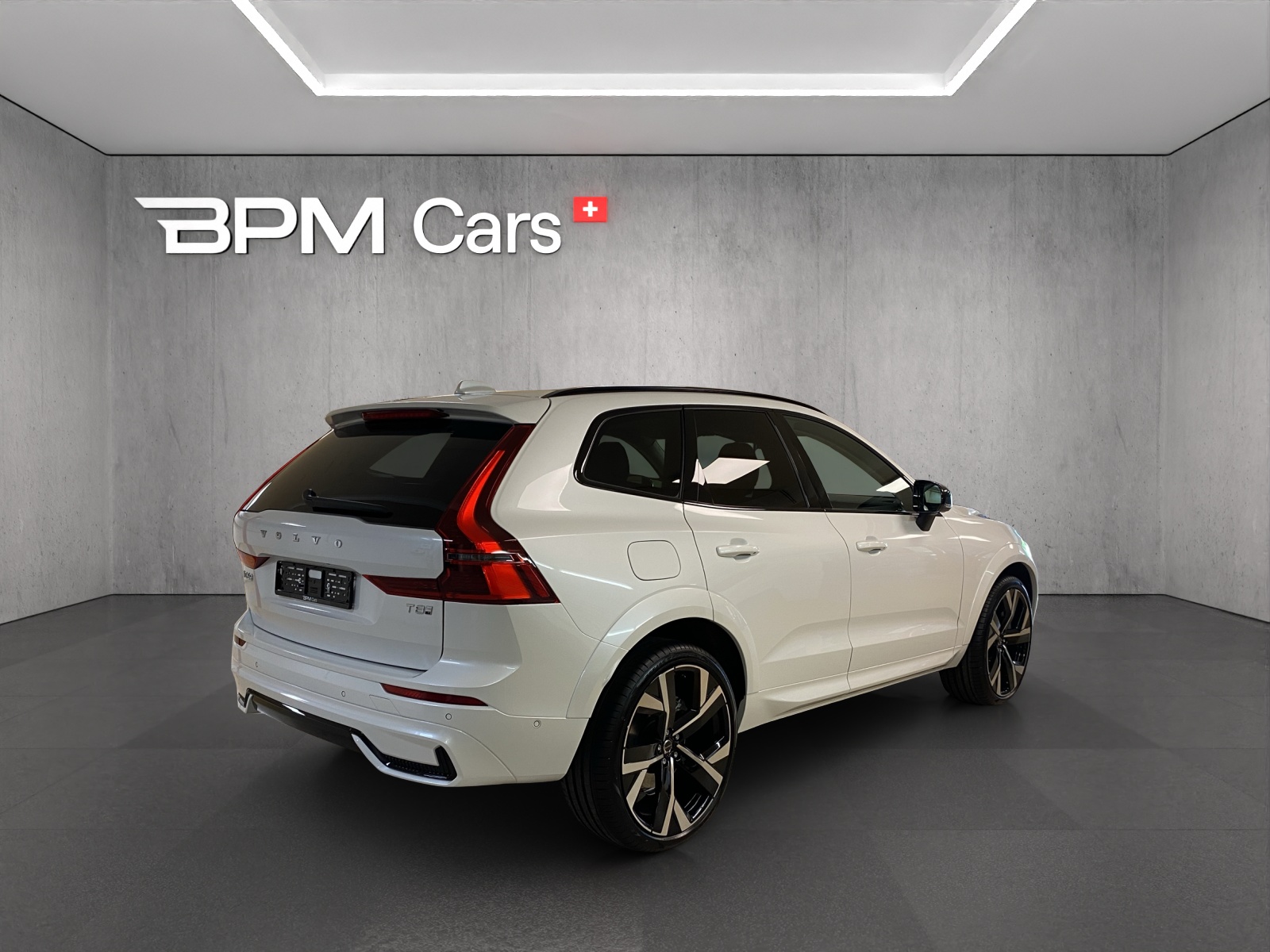 VOLVO XC60 T8 eAWD PluginHybrid Ultra Dark Geartronic-image-1