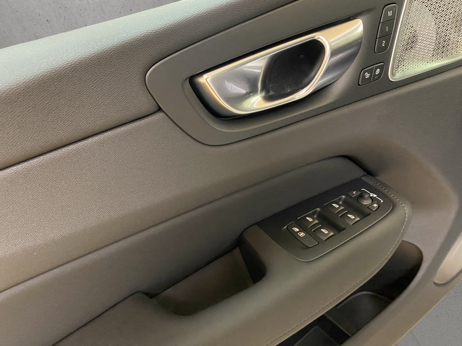 VOLVO XC60 T8 eAWD PluginHybrid Ultra Dark Geartronic-image-8