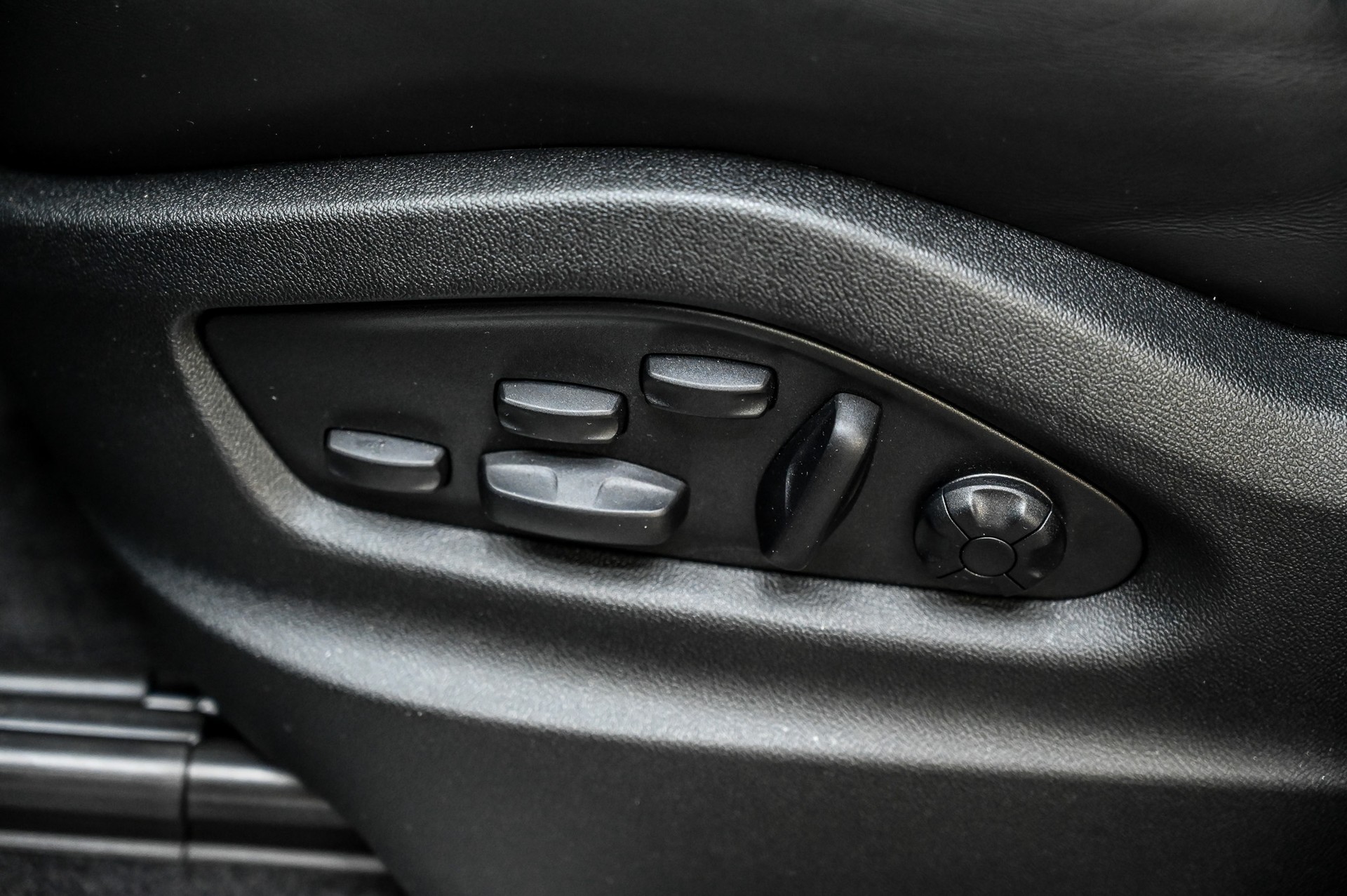 PORSCHE Cayenne S E-Hybrid Coupé-image-23