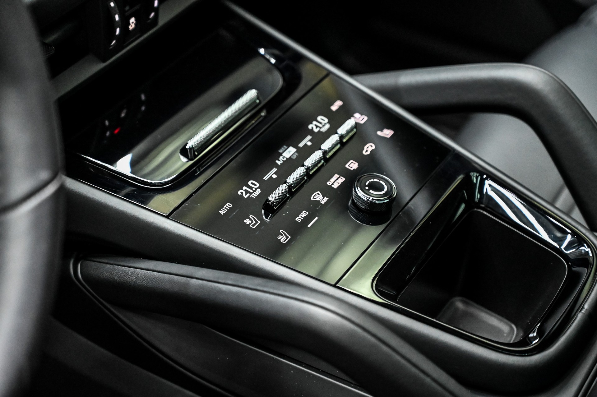 PORSCHE Cayenne S E-Hybrid Coupé-image-24