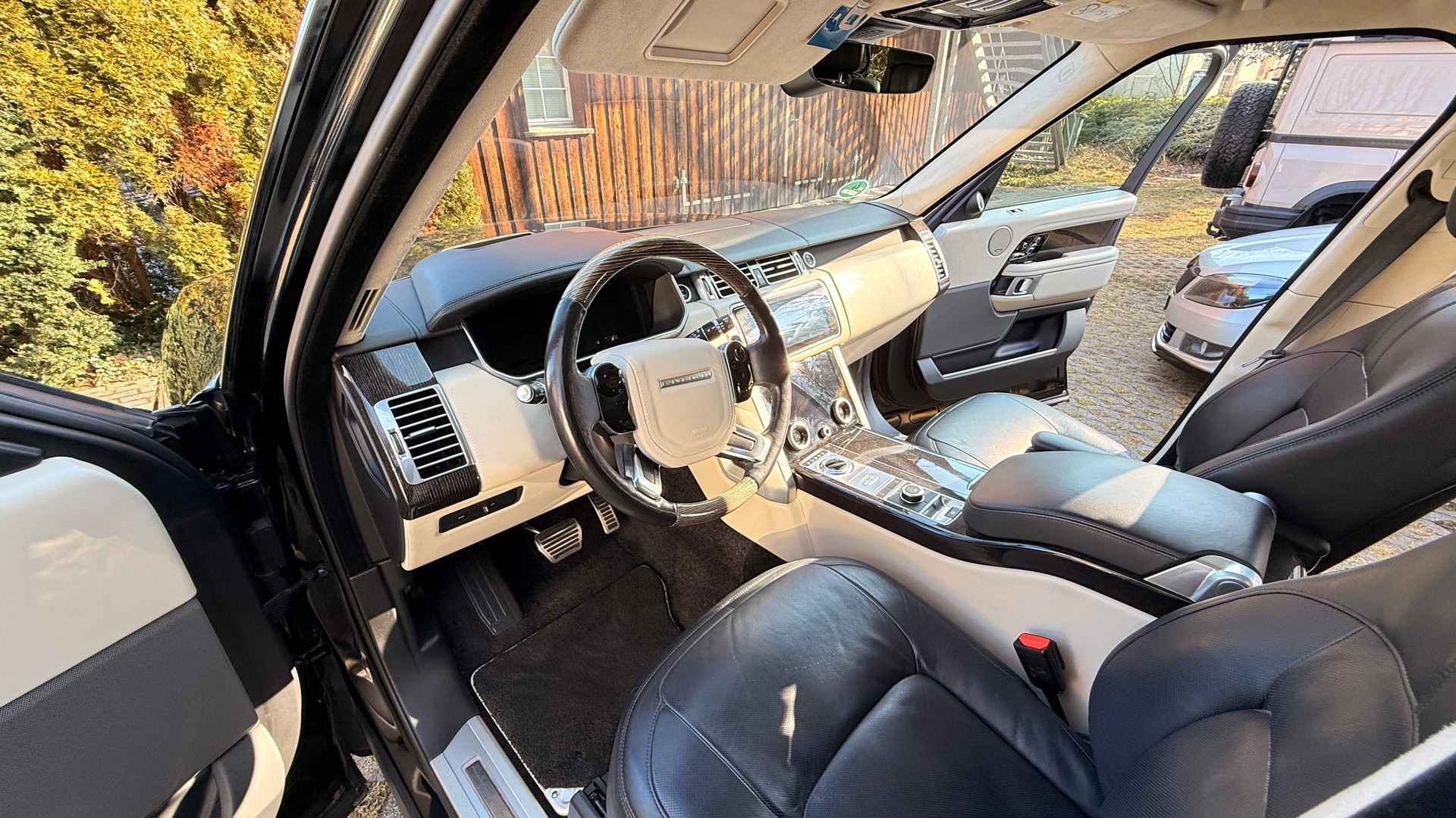 LAND ROVER Range Rover 4.4 SDV8 Autobiography Automatic-image-5