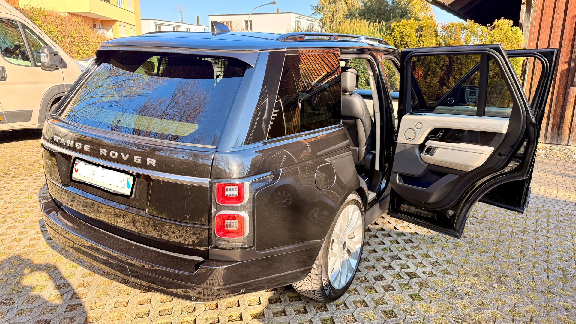 LAND ROVER Range Rover 4.4 SDV8 Autobiography Automatic-image-3